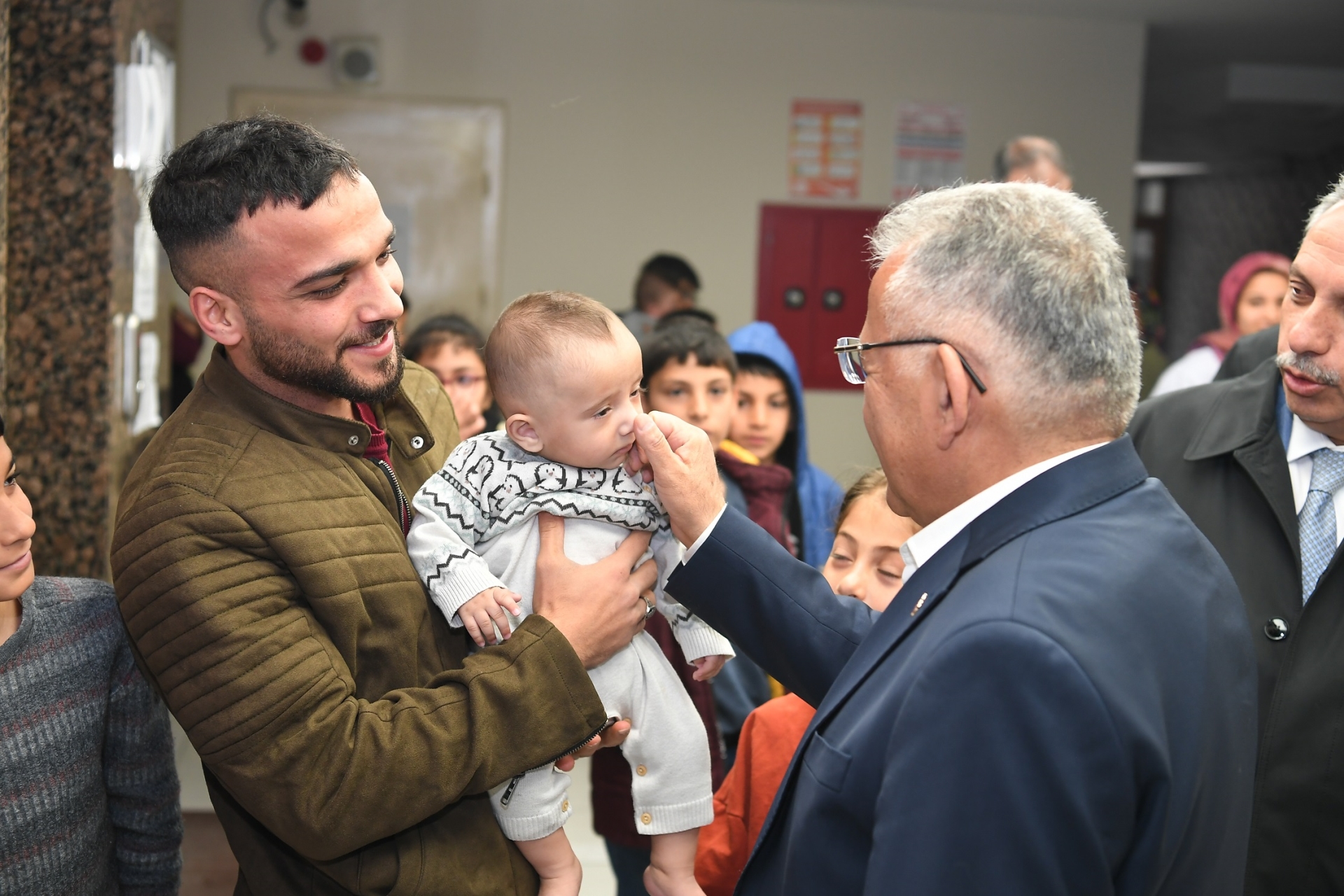 Depremzedeleri Yalnız Bırakmayan Başkan Büyükkılıç: “Gün Birlik Günü”