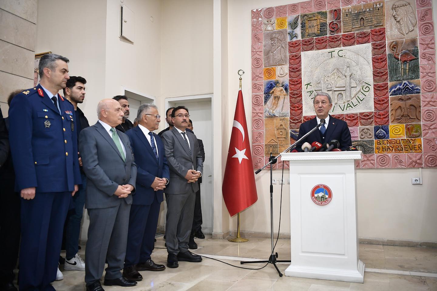 Bakan Akar ile Başkan Büyükkılıç, Bayramlaşma Programlarına TOGG ile Katıldı