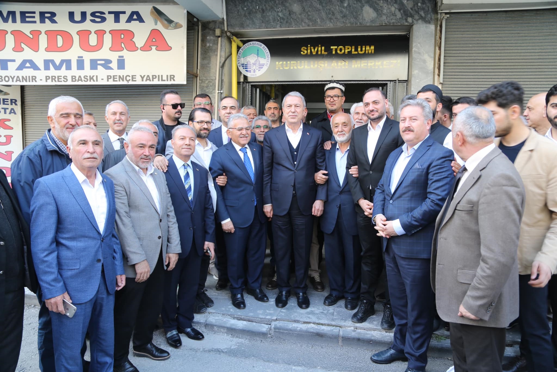 Bakan Akar ve Başkan Büyükkılıç'tan STK'lara 'Bayram' Ziyareti