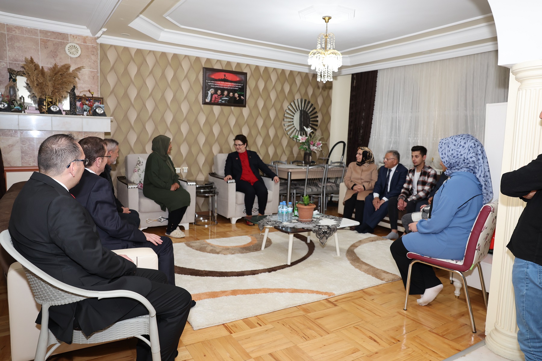Bakan Yanık ve Başkan Büyükkılıç’tan Şehidin Baba Ocağına Ziyaret