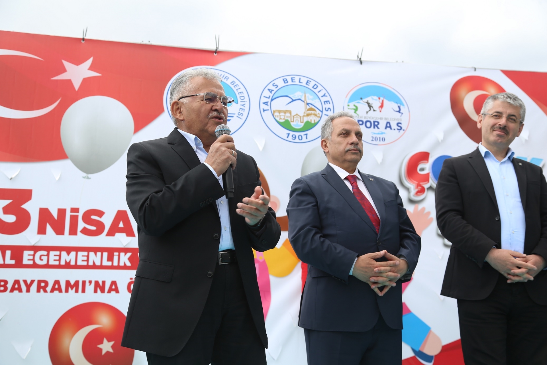 Başkan Büyükkılıç 23 Nisan Şenliğine Katıldı