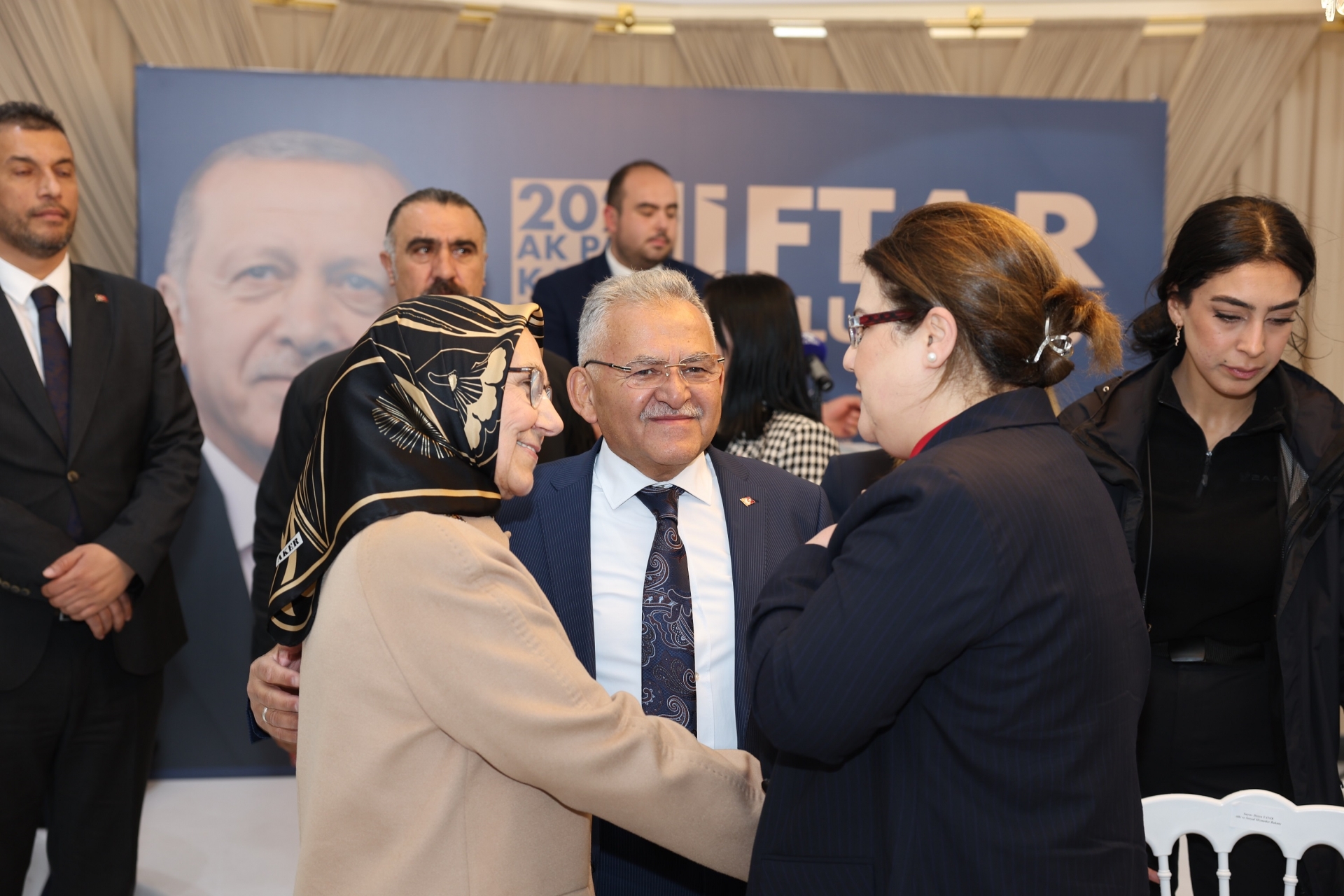 Başkan Büyükkılıç, Bakan Yanık ve Teşkilatla İftar Sofrasında Buluştu