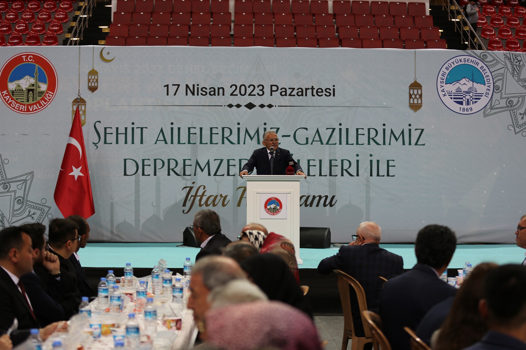 Büyükşehir ve Valilik’ten Şehit Aileleri, Gaziler ve Depremzede Aileler Onuruna İftar
