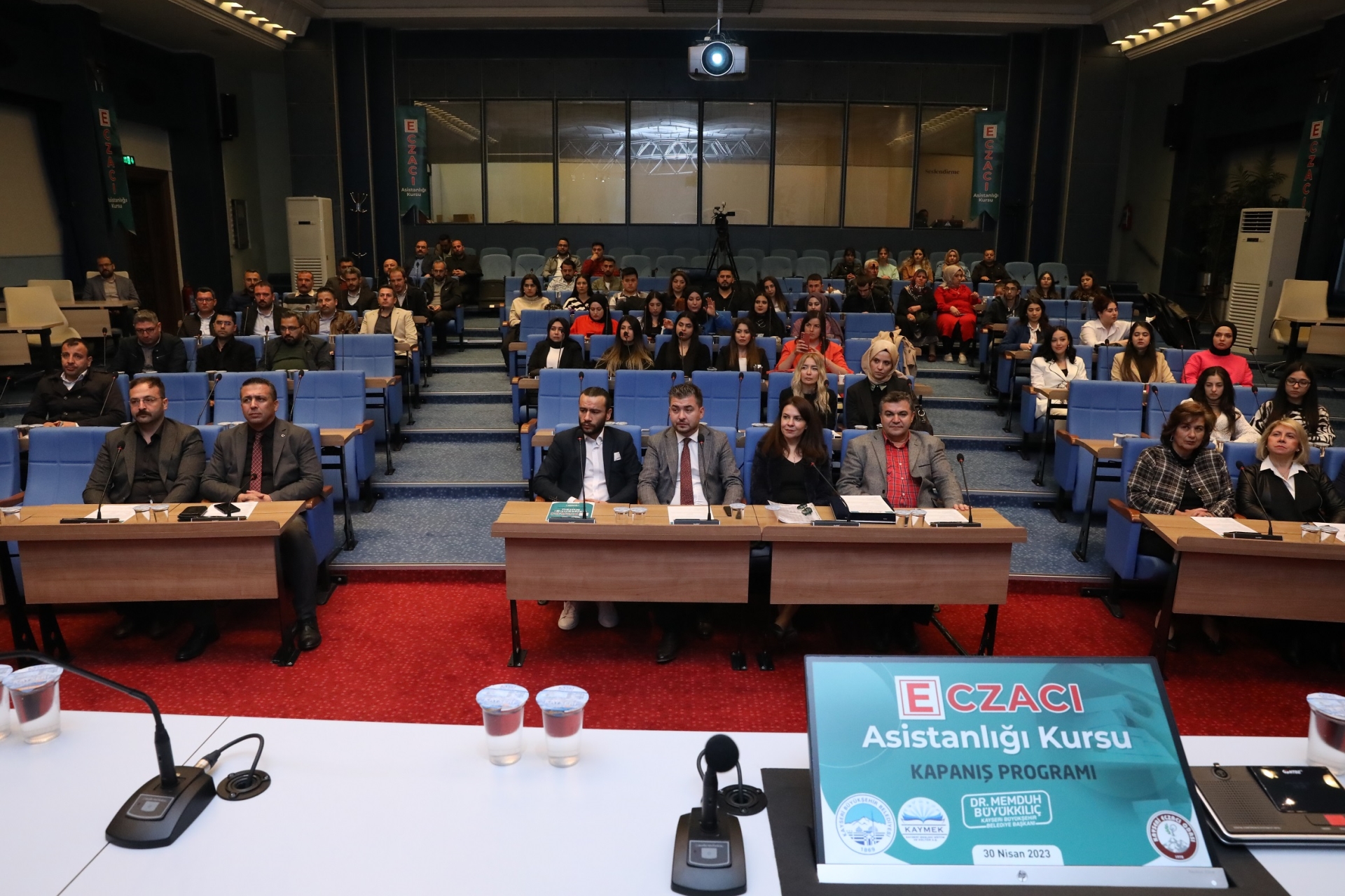 Büyükşehir’in Türkiye’de Bir İlk Olan Eczacı Asistanlığı Kursu Tamamlandı