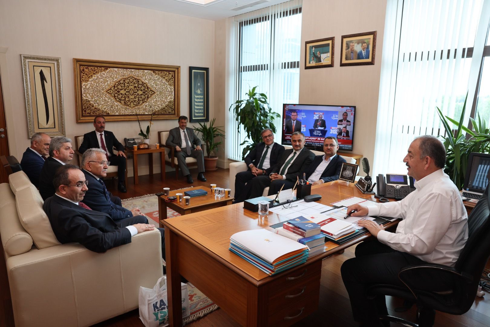 Büyükkılıç ve Başkanlardan Özhaseki’ye Ziyaret