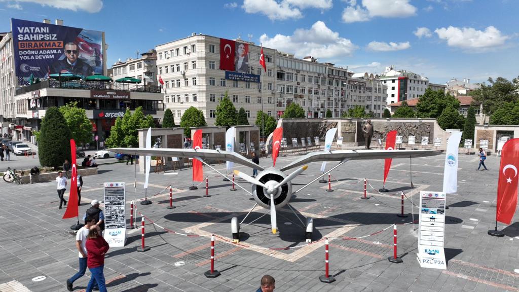 Kayseri Tayyare Fabrikası’nda Üretilen İlk P-24A Uçağı Meydanda Sergileniyor
