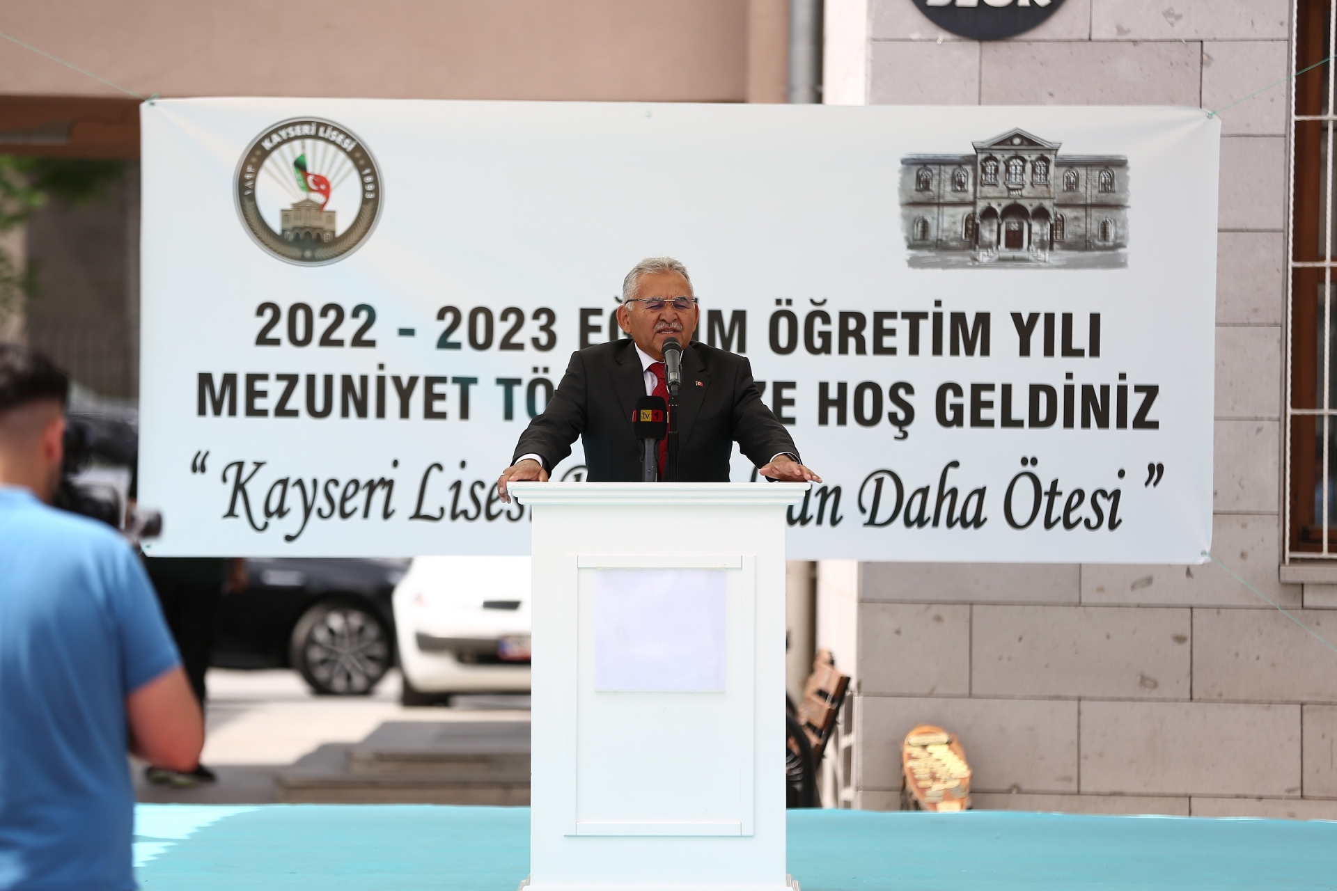 Başkan Büyükkılıç ve Vali Çiçek, Kayseri Lisesi Mezuniyet Töreni’nde Öğrencilerle Buluştu