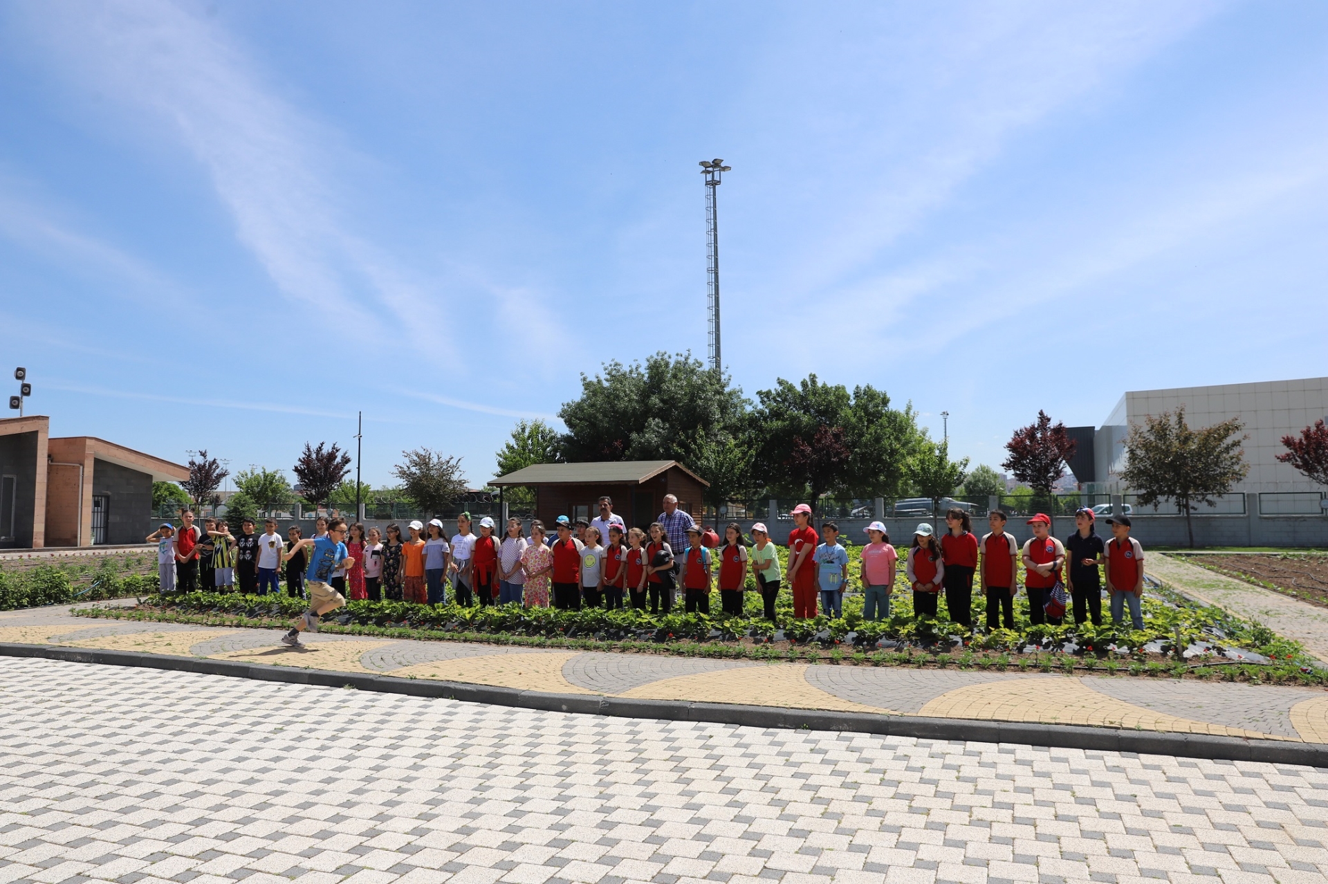 Büyükşehir’in Doğal Ürünler Bahçesi, Minikleri Ağırladı