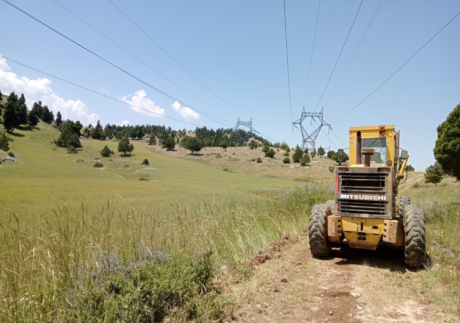 Büyükşehir’den Kırsalda Arazi ve Yayla Yollarında Çalışma