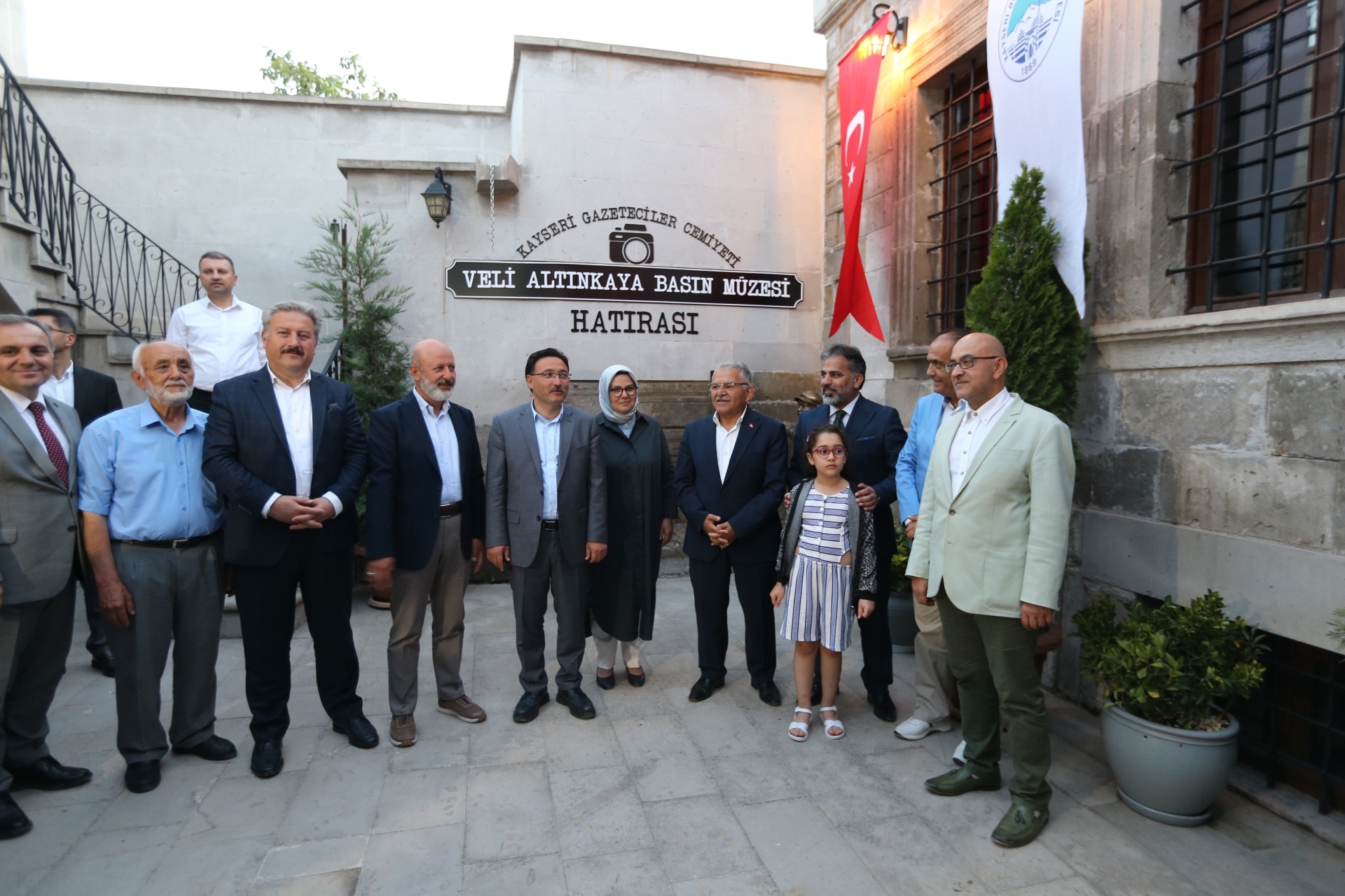 Vali Çiçek’ten Başkan Büyükkılıç’a “Vefa” Teşekkürü