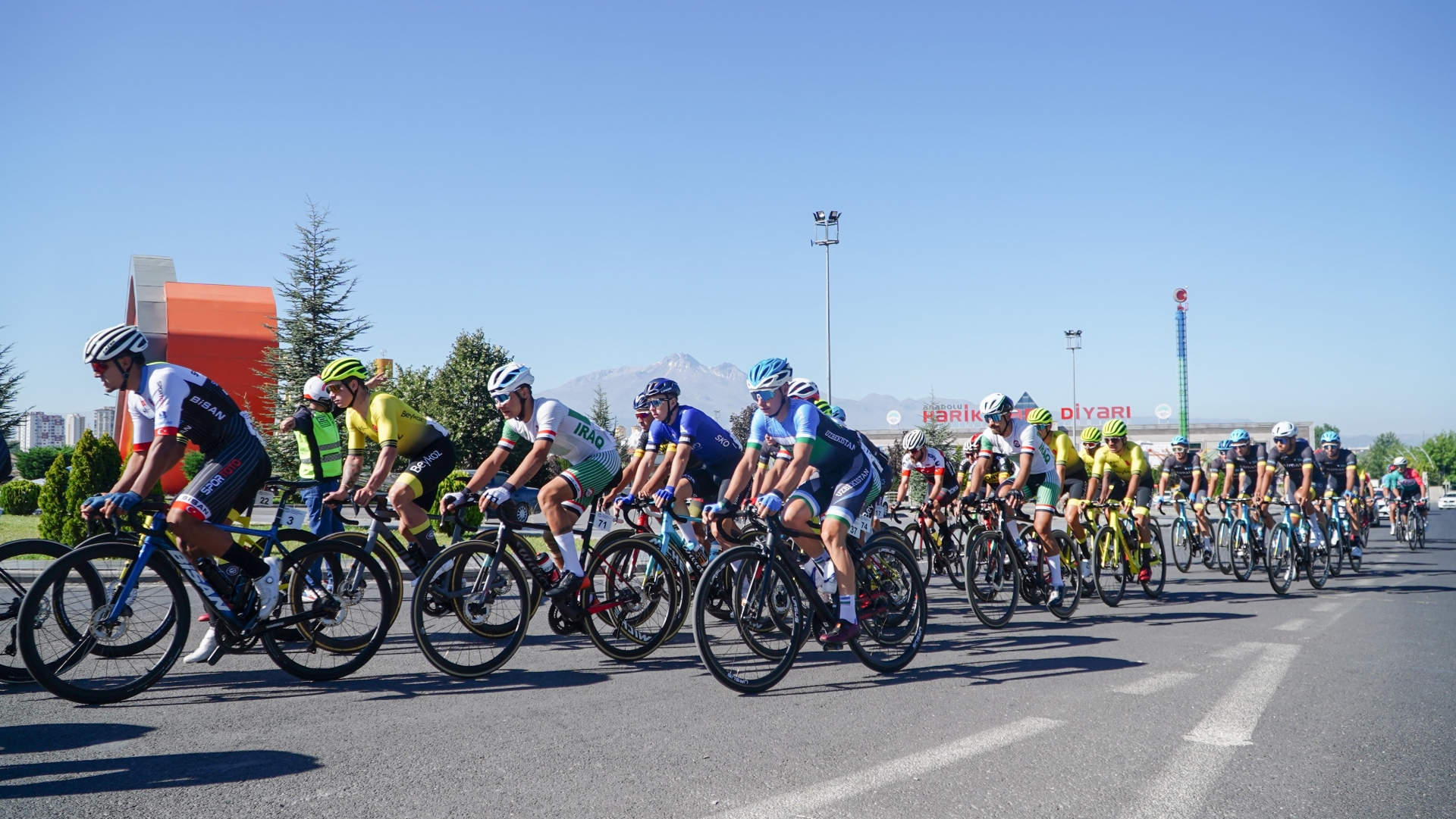 9 Ülkeden Sporcular Meydan’dan Erciyes’e Pedal Çevirecek