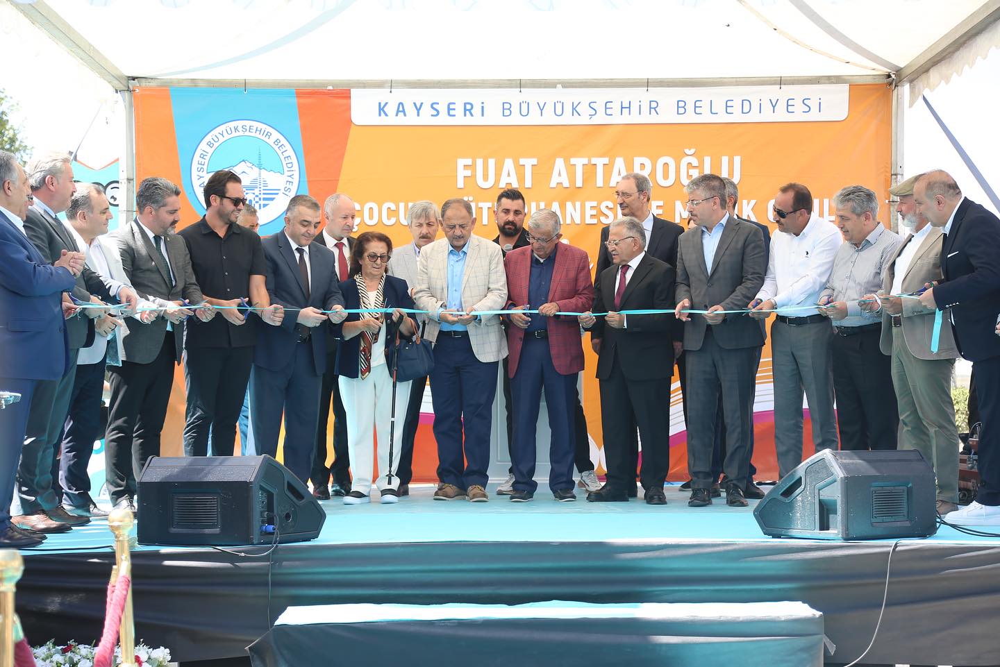 Bakan Özhaseki ve Başkan Büyükkılıç, Büyükşehir'in 11'inci Kütüphanesini Açtı