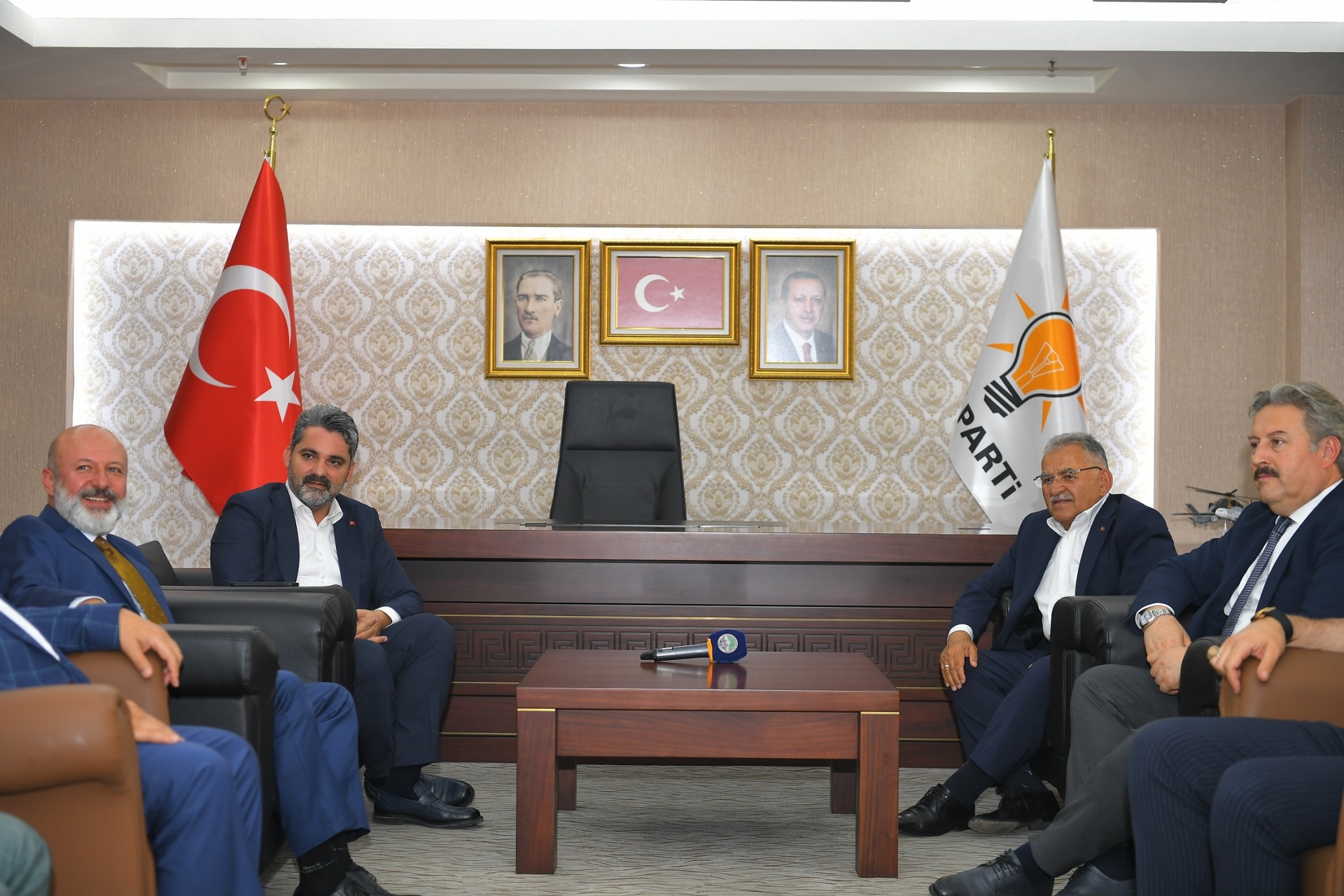 Büyükkılıç’tan Başkanlarla Birlikte Cumhur İttifakı Ortağı AK Parti ve MHP’ye Ziyaret