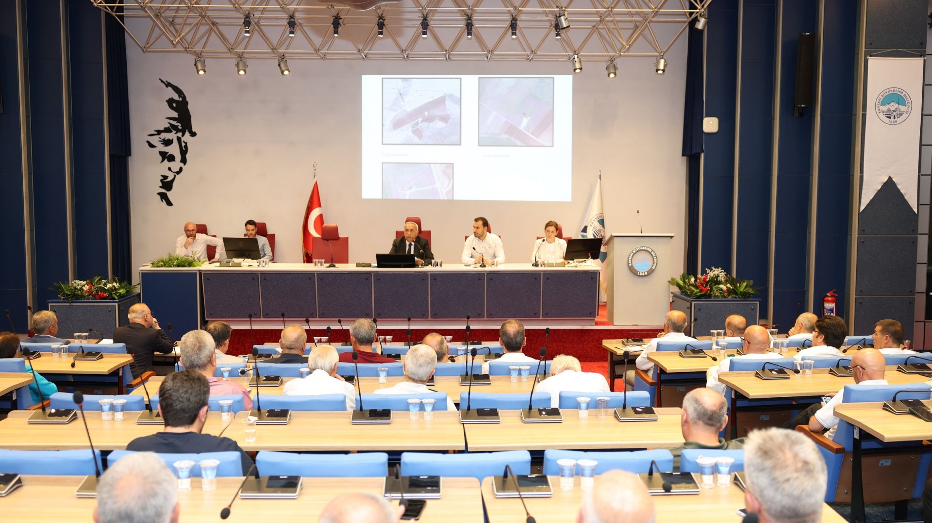 Büyükşehir Meclisi’nden 3 İlçeye Toplam 240 Milyon TL’lik Ek Bütçe