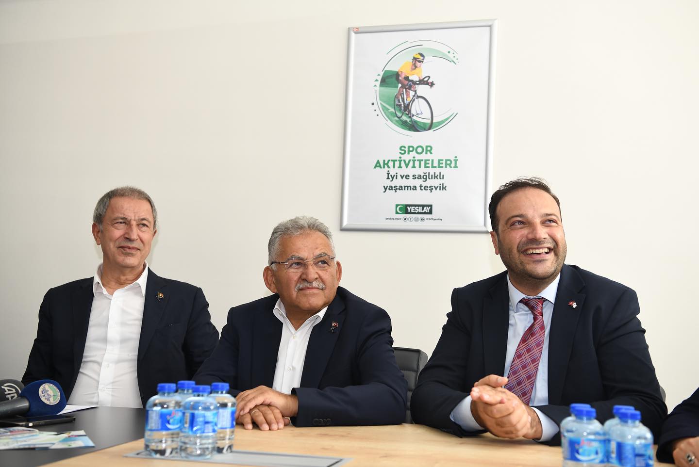 Başkan Büyükkılıç, Akar ve Çiçek İle Birlikte Yeşilay Kayseri Şubesi'ni Ziyaret Etti
