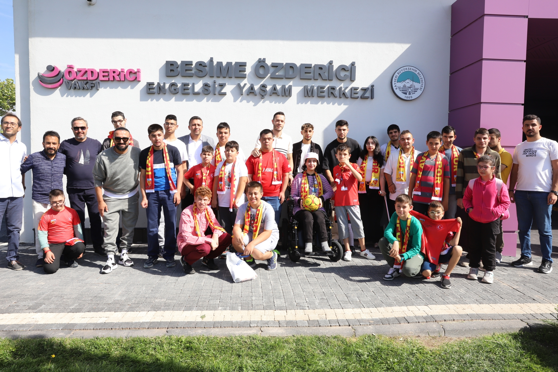 Büyükşehir, Özel Çocukları Kayserispor Futbolcularıyla Buluşturdu