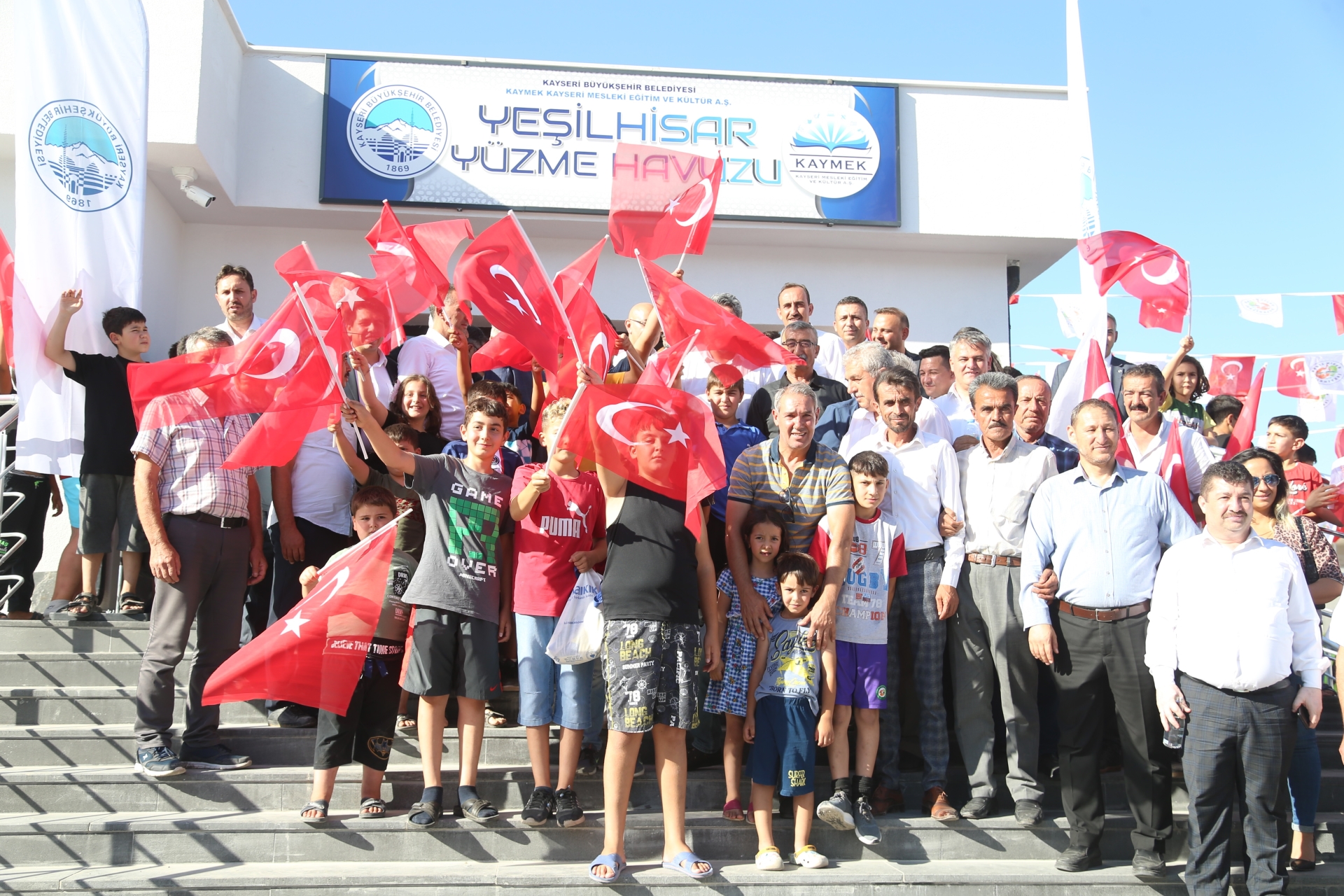 Büyükşehir’in Yeşilhisar Yüzme Havuzu’na Yoğun İlgi