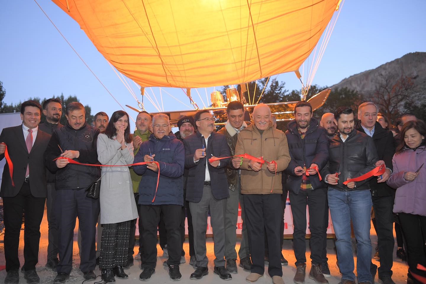 Vali Çiçek ve Başkan Büyükkılıç, Paraguaylı Büyükelçi ve Diplomatlarla Soğanlı Semalarında “Özel” Uçuşa Katıldı
