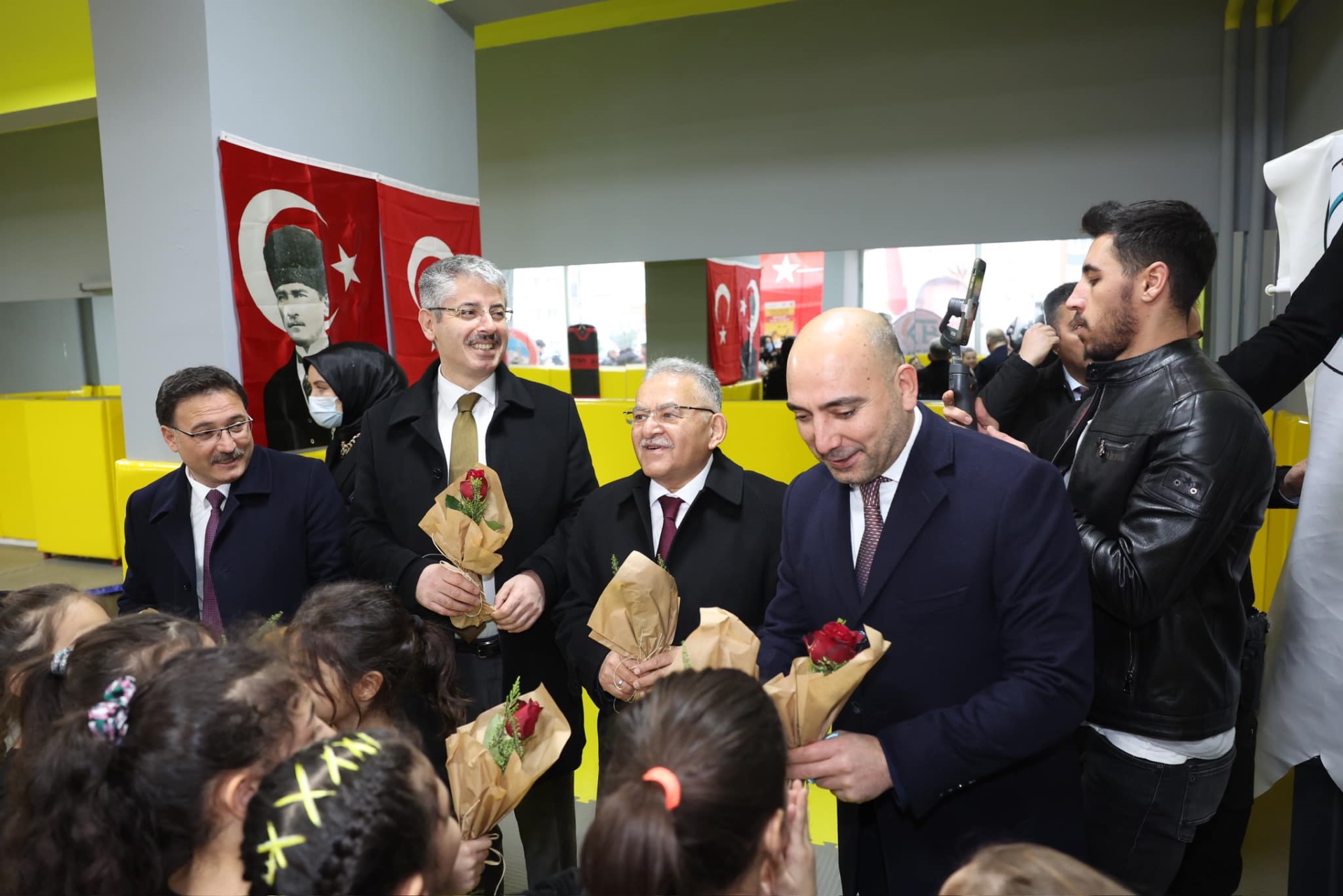 Başkan Büyükkılıç, Vali Çiçek ile Miniklerin Karne Heyecanına Ortak Oldu