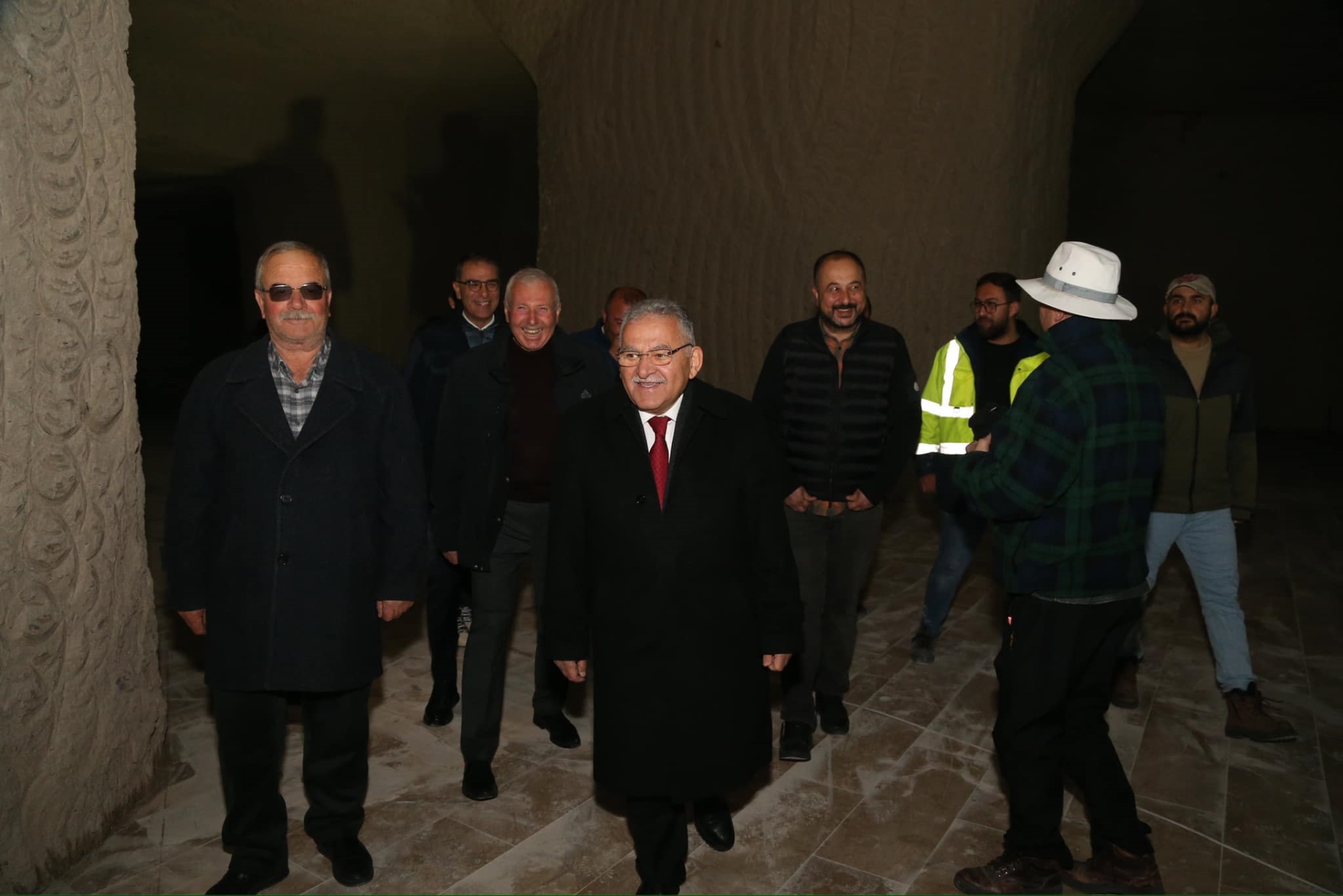 Başkan Büyükkılıç’tan Dünyada Örneği Olmayan Kayadan Oyma Müzede İnceleme