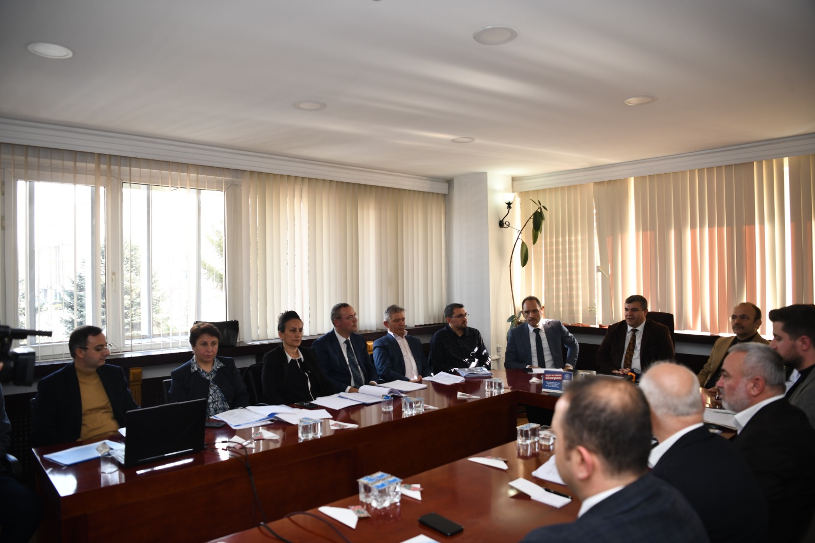 Büyükşehir Öncülüğünde Kadrolu İşçilerin Toplu İş Sözleşmesi Görüşmeleri Başladı