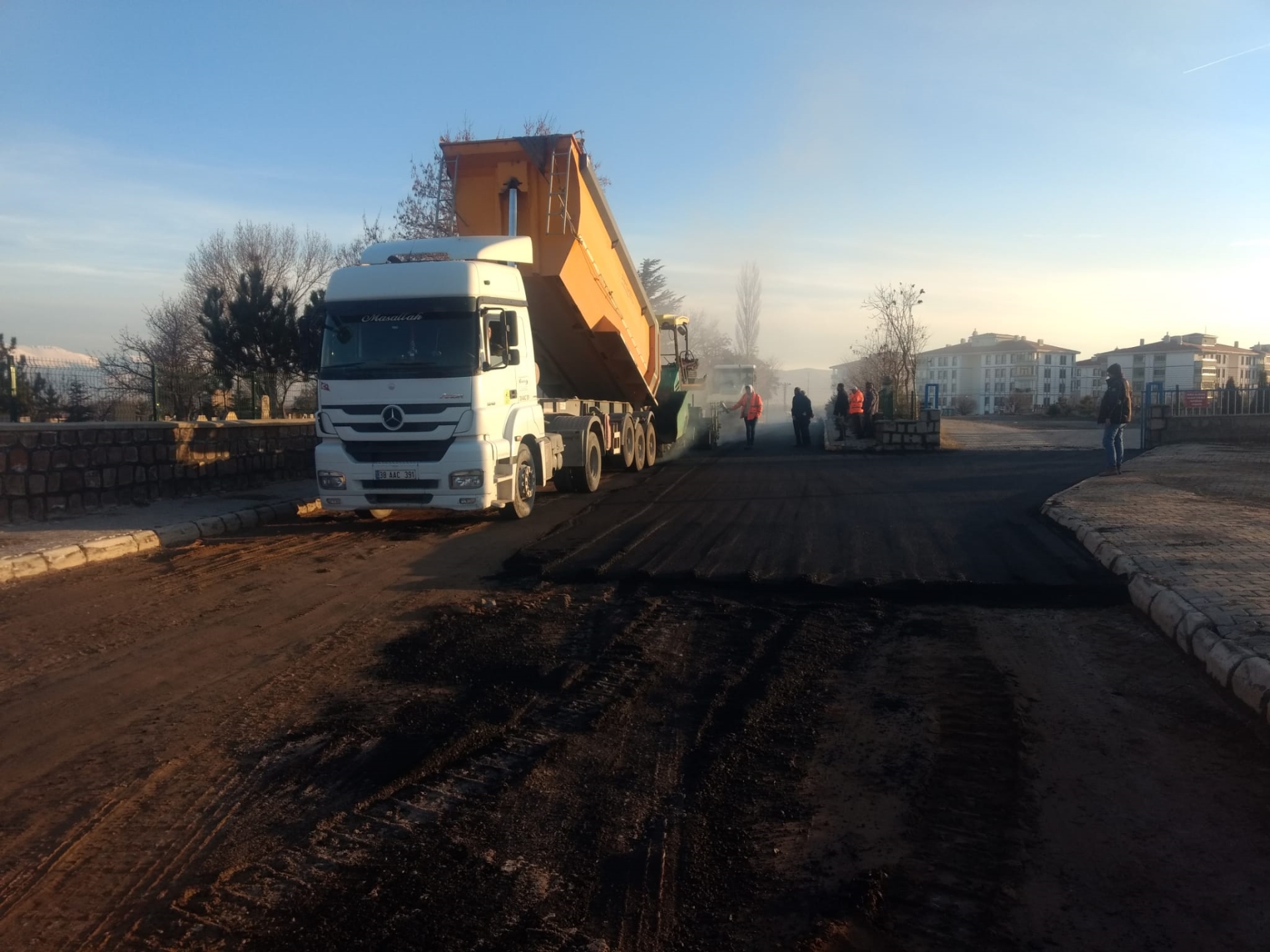 Büyükşehir’den Tomarza’da 15 Milyon TL’lik “Sıcak Asfalt” Çalışması