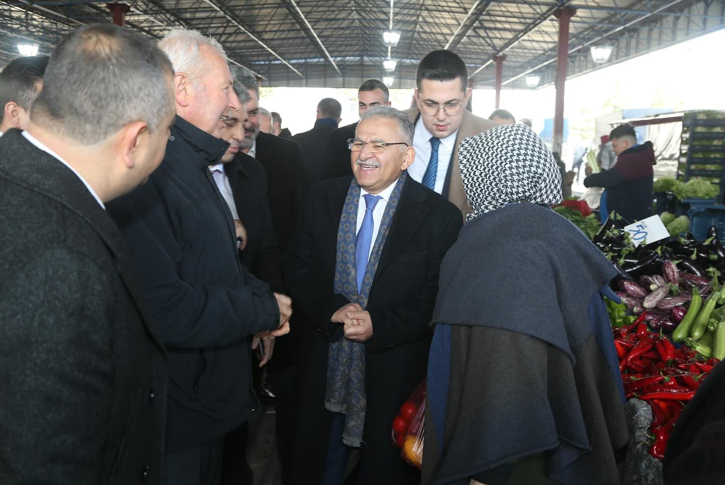 Pazarcı Esnafından Başkan Büyükkılıç’a: “Başkanım Gelmiş, Canlandırıyor Pazarı”