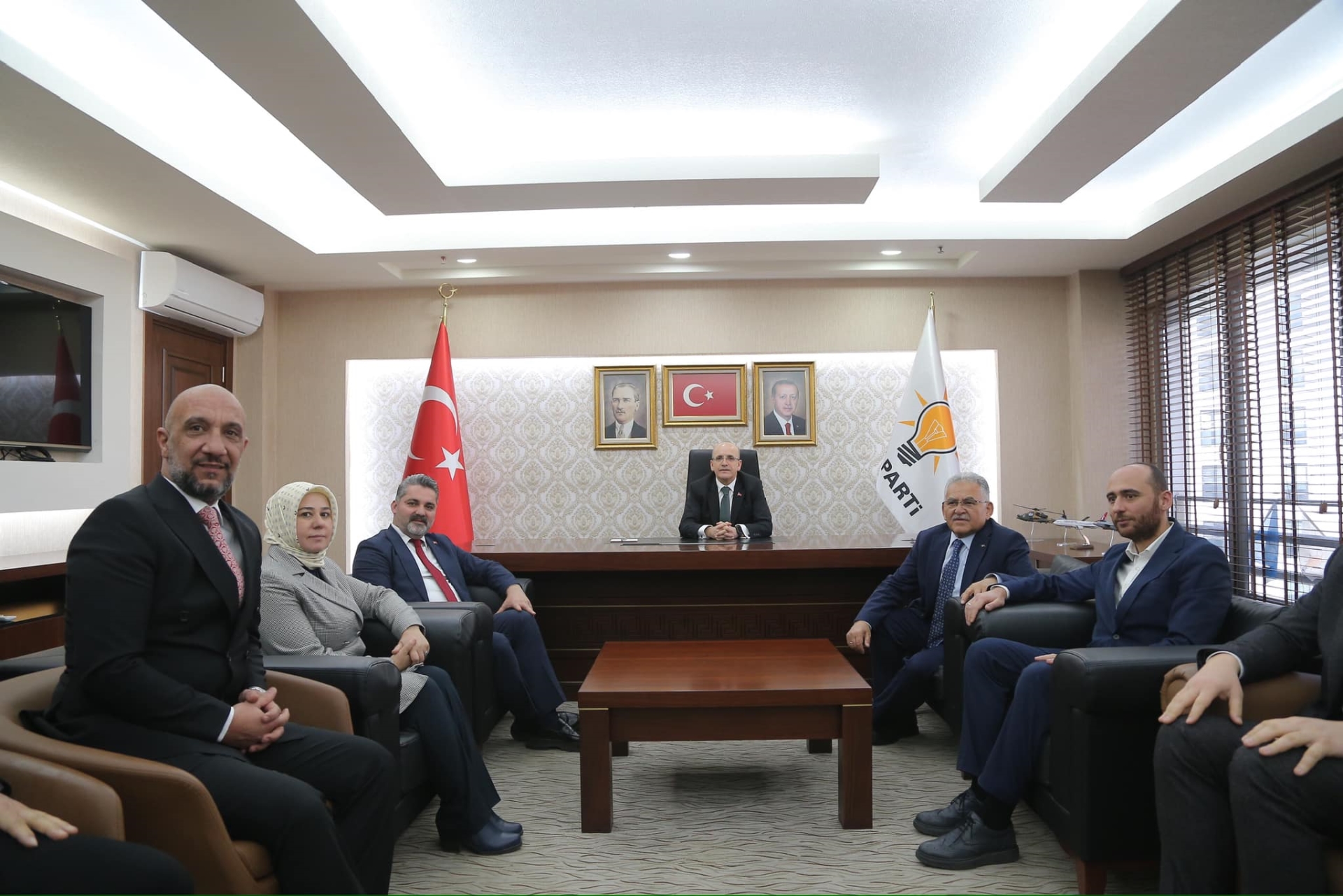 Bakan Şimşek ve Başkan Büyükkılıç, İş İnsanlarıyla Buluştu