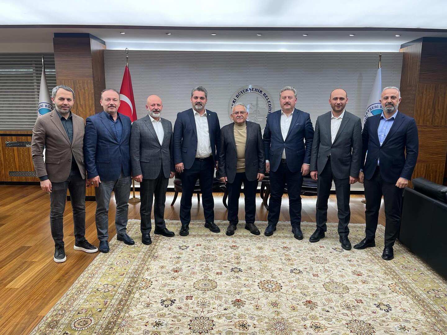 Başkan Büyükkılıç, Sabahın İlk Saatlerinden Gece Yarısına Kadar İş Başında