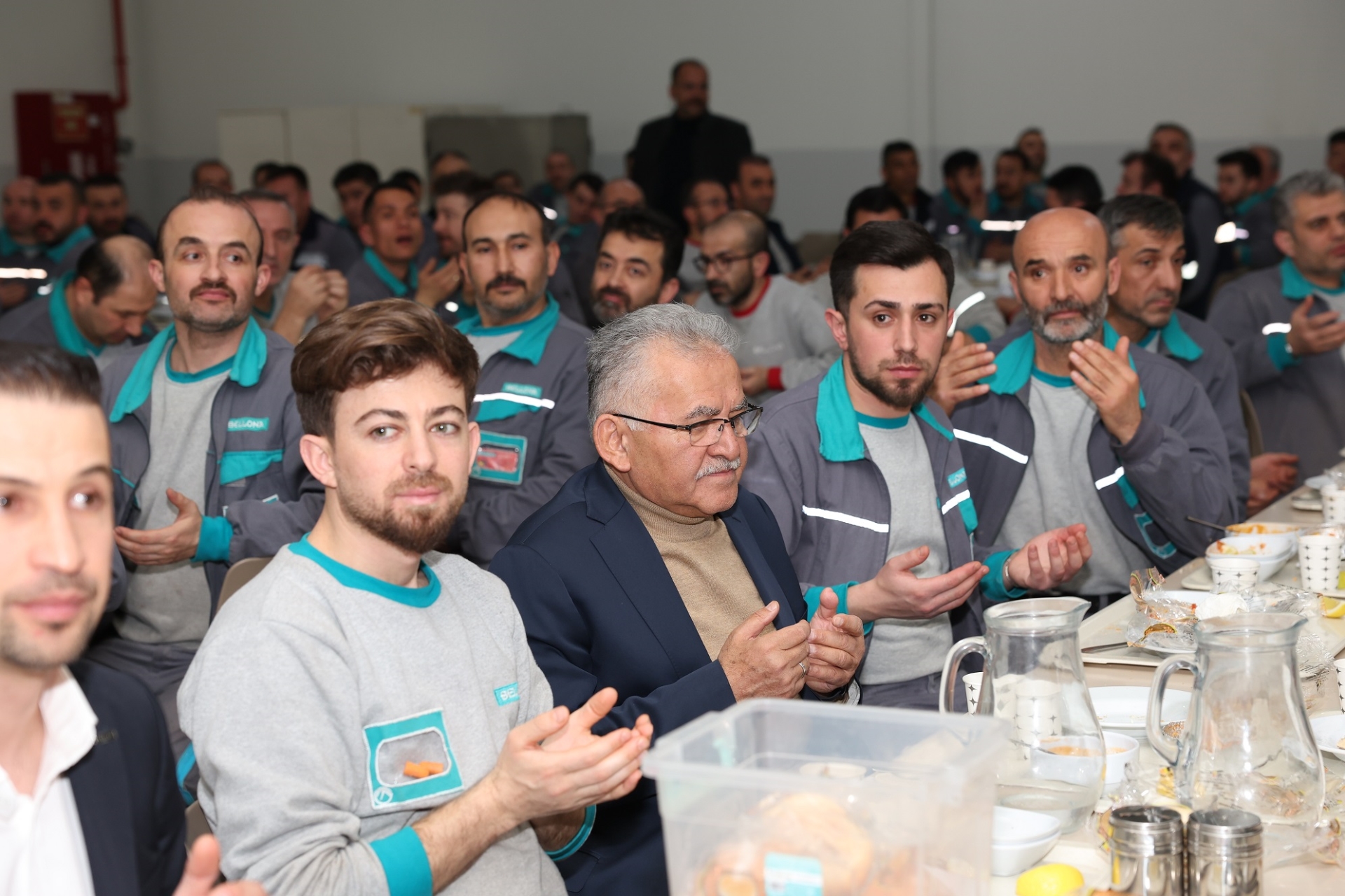 Başkan Büyükkılıç, İşçilerin Sahur Sofralarına Misafir Oldu