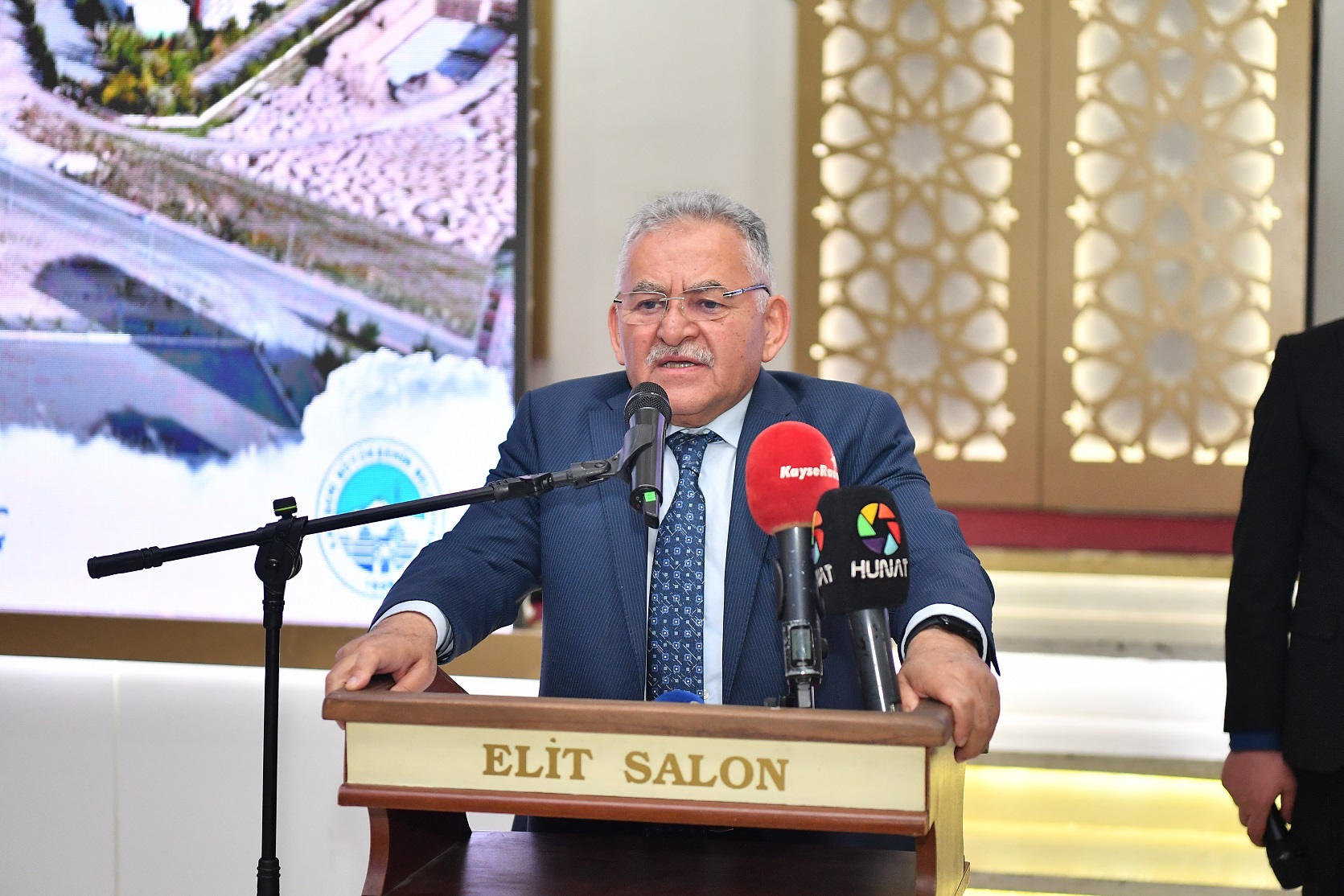Büyükkılıç: “Şehrimize Aşığız, Bayrağımıza Aşığız, İnsanlara Hizmete Aşığız”