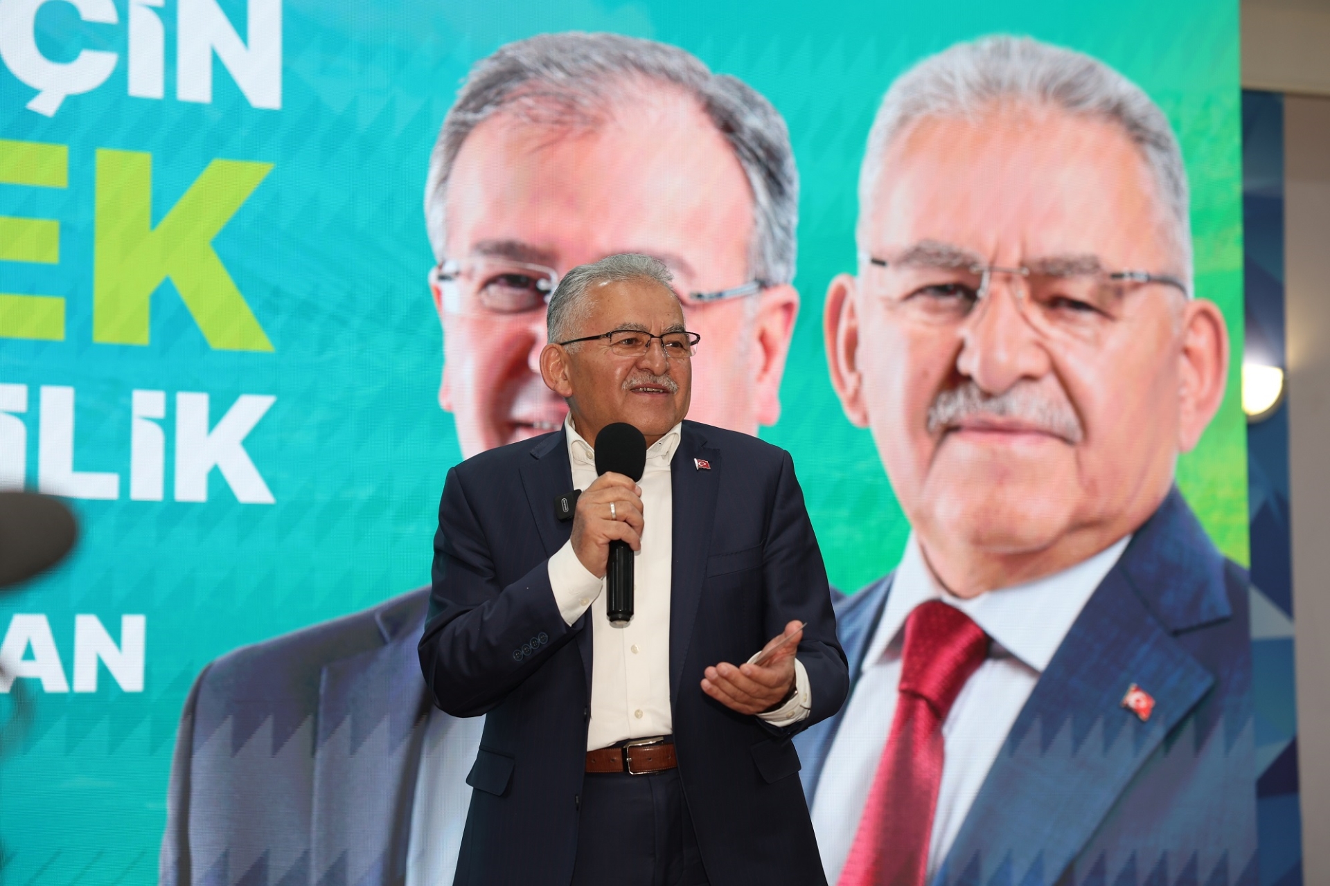 Hacılarlılarla İftar Sofrasında Buluşan Büyükkılıç: “Belediyecilik Bizim İşimiz”