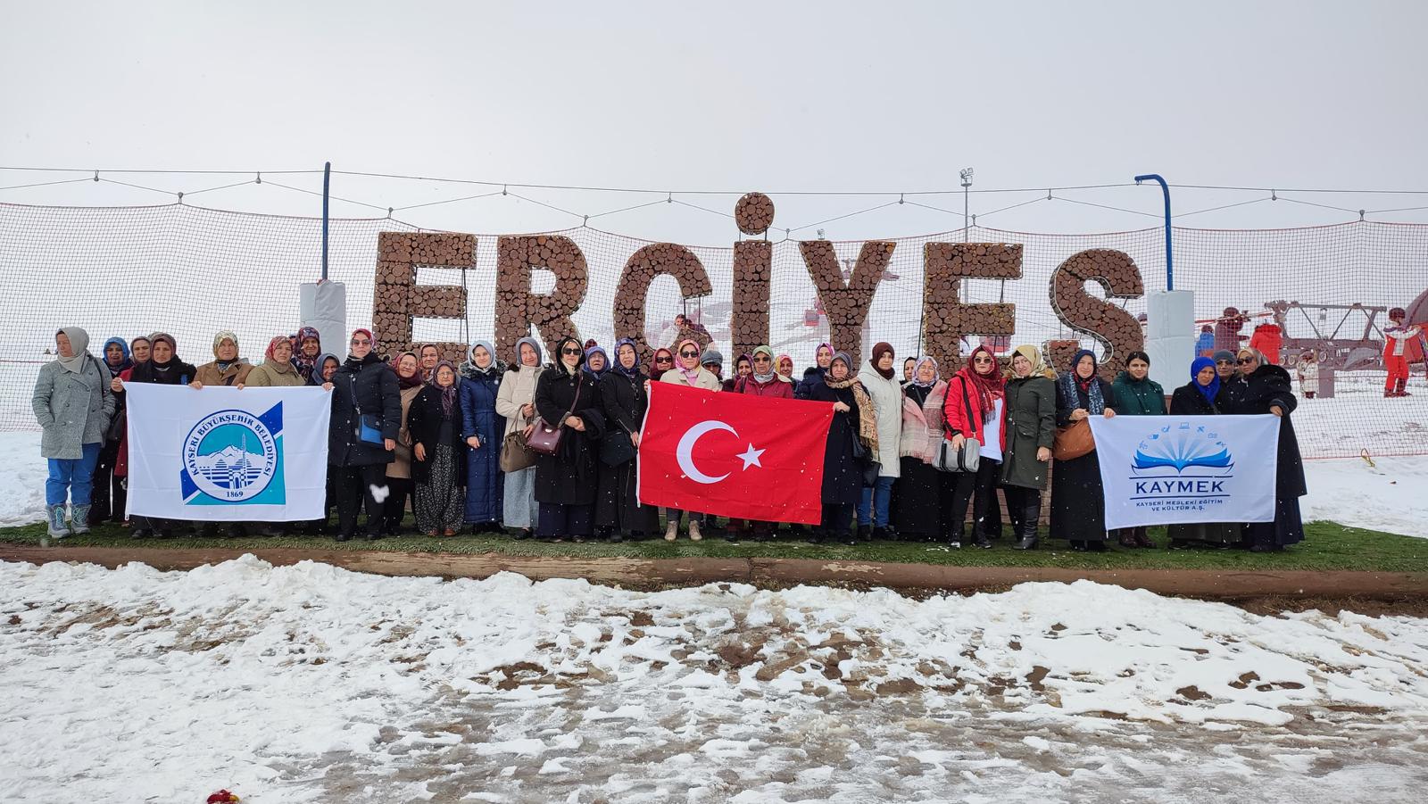 KAYMEK, Erciyes’i Hiç Yakından Görmeyen Kursiyerlerini Zirvede Buluşturmaya Devam Ediyor