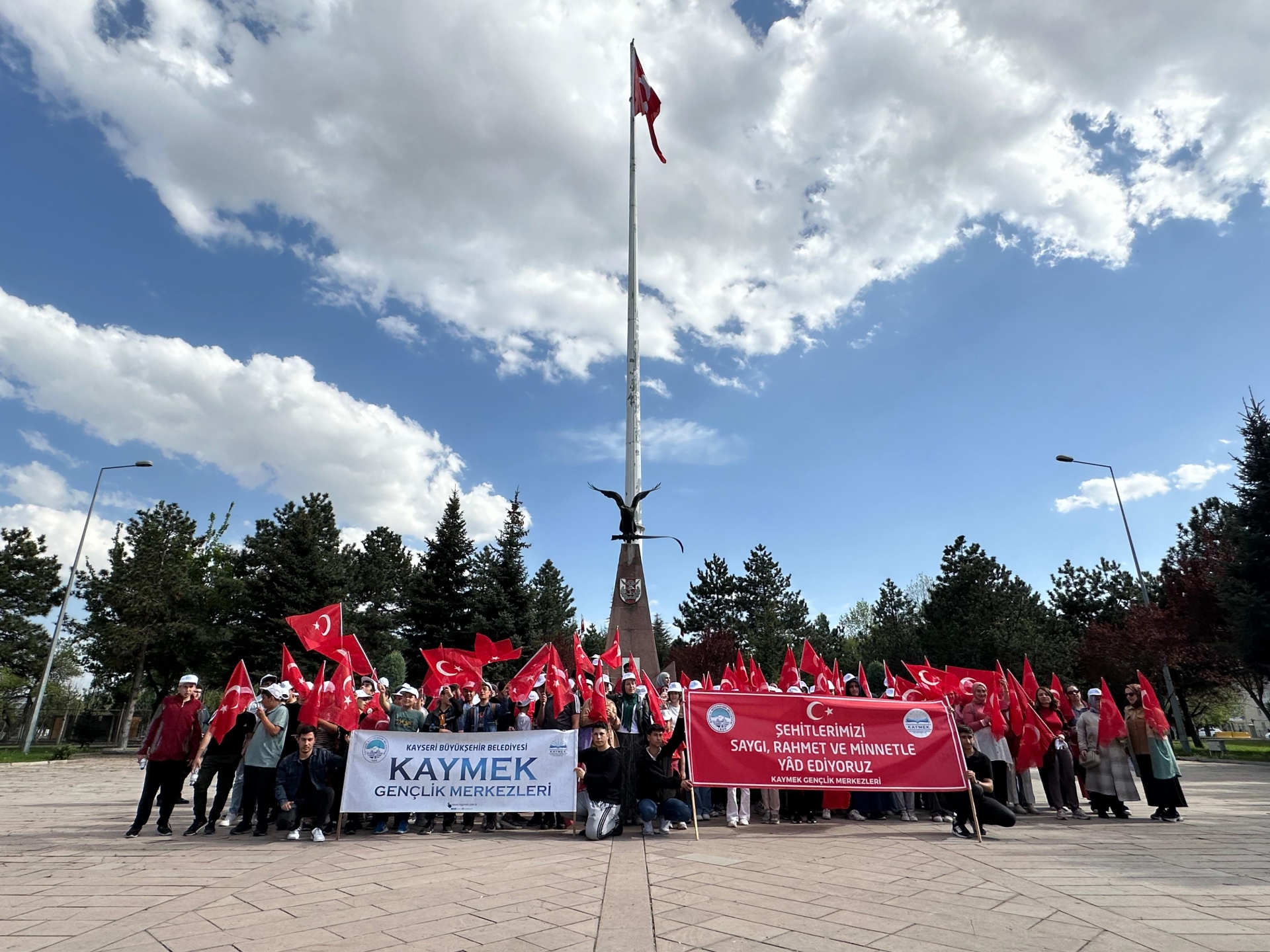 Büyükşehir KAYMEK Öğrencilerinden Şehitler Haftası’nda Anlamlı Ziyaret