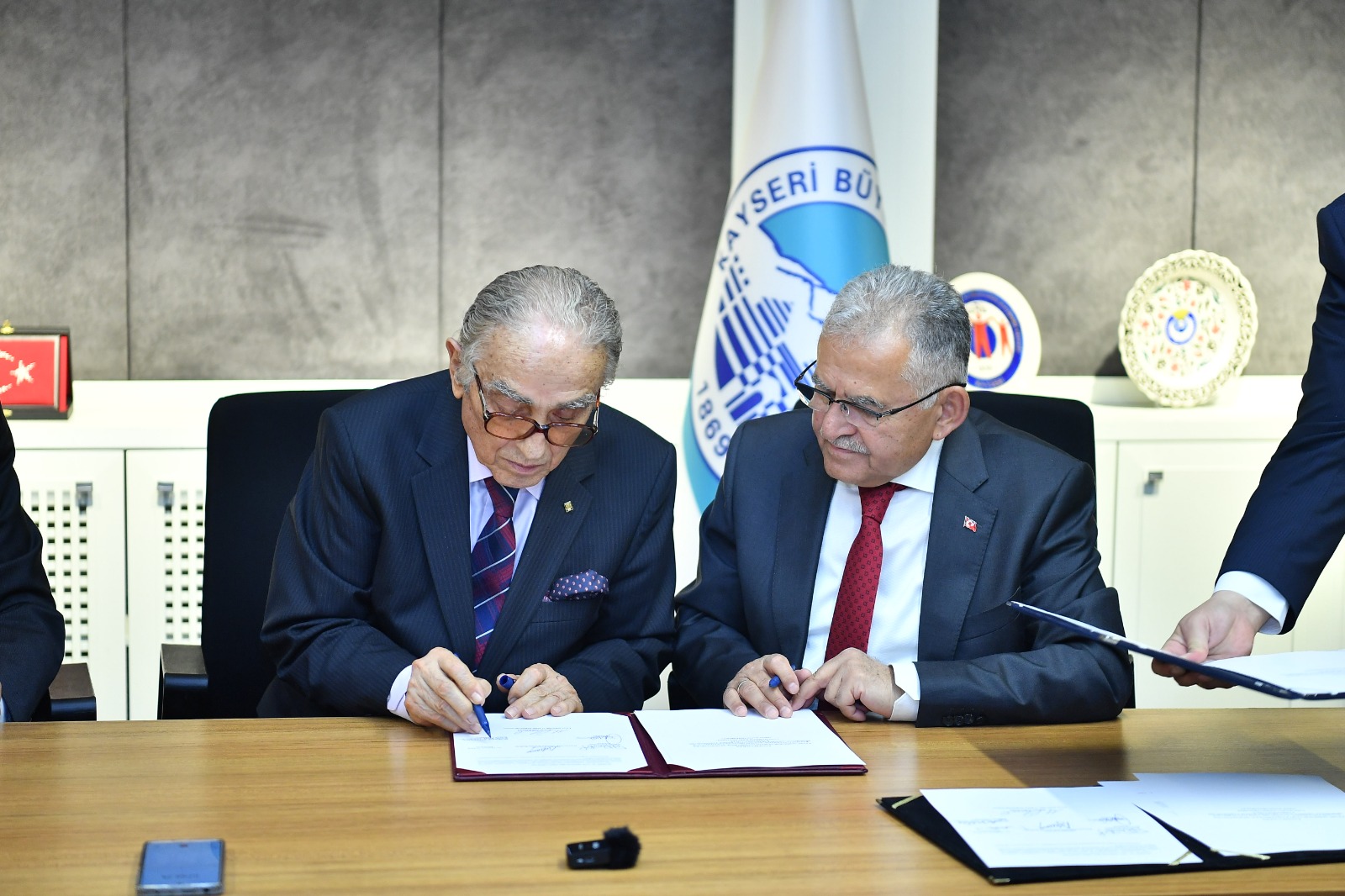 Büyükşehir’de Hayırsever İş Birliği ile “OSB Teknik Kampüsü” İçin İmzalar Atıldı