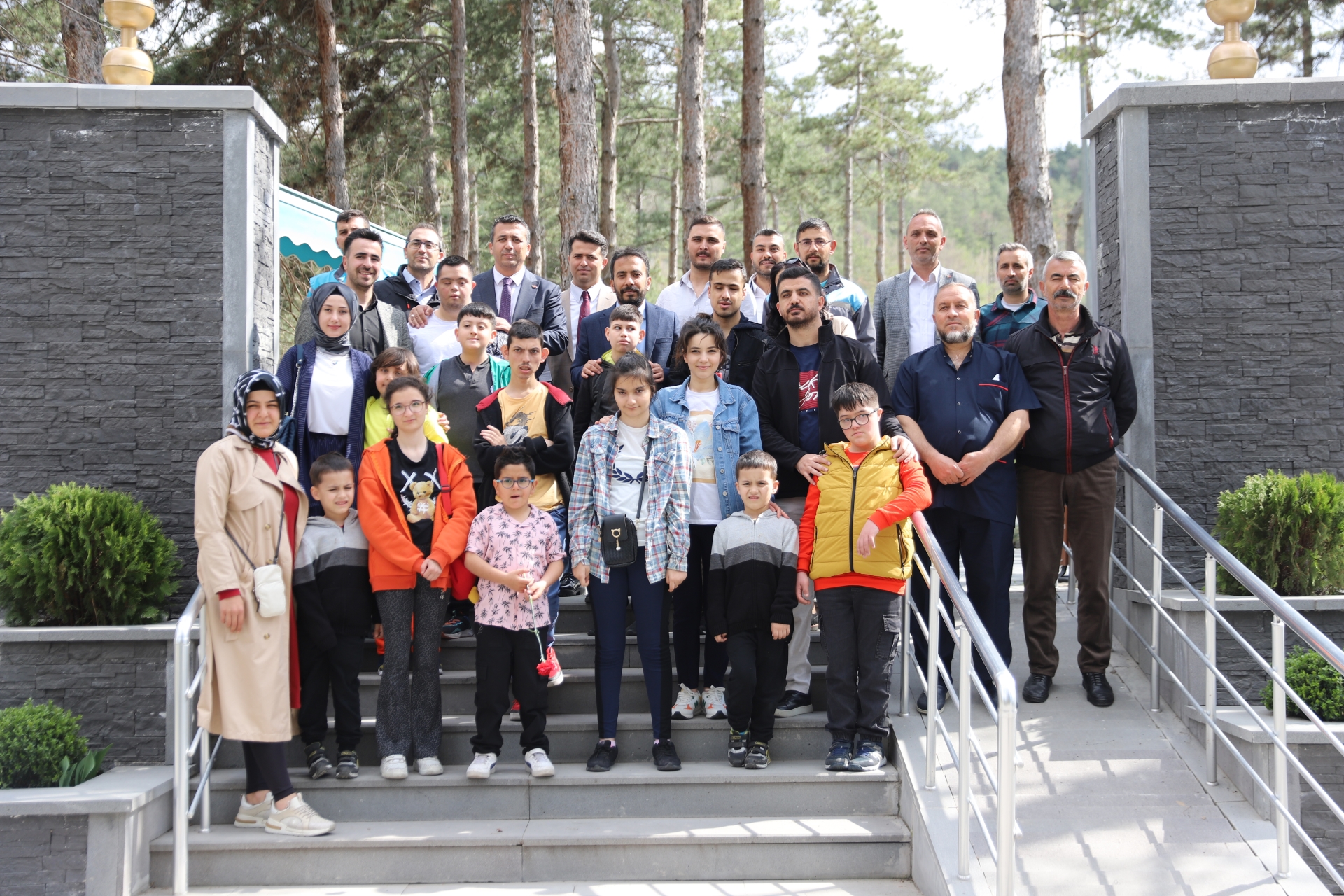 Büyükşehir'in Engelsiz Yaşam Merkezi Öğrencileri Polis Haftası'nda Şehit Polisleri Unutmadı