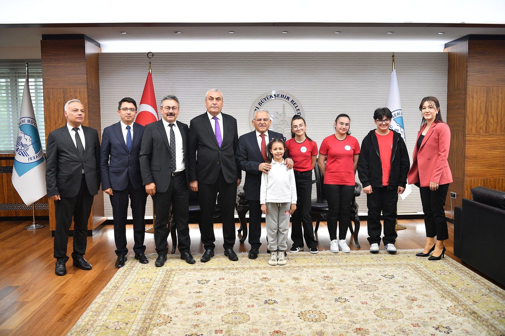 Çocuk Başkan, Büyükşehir Koltuğuna Oturdu, “Çanakkale Gezisi” Talimatı Verdi