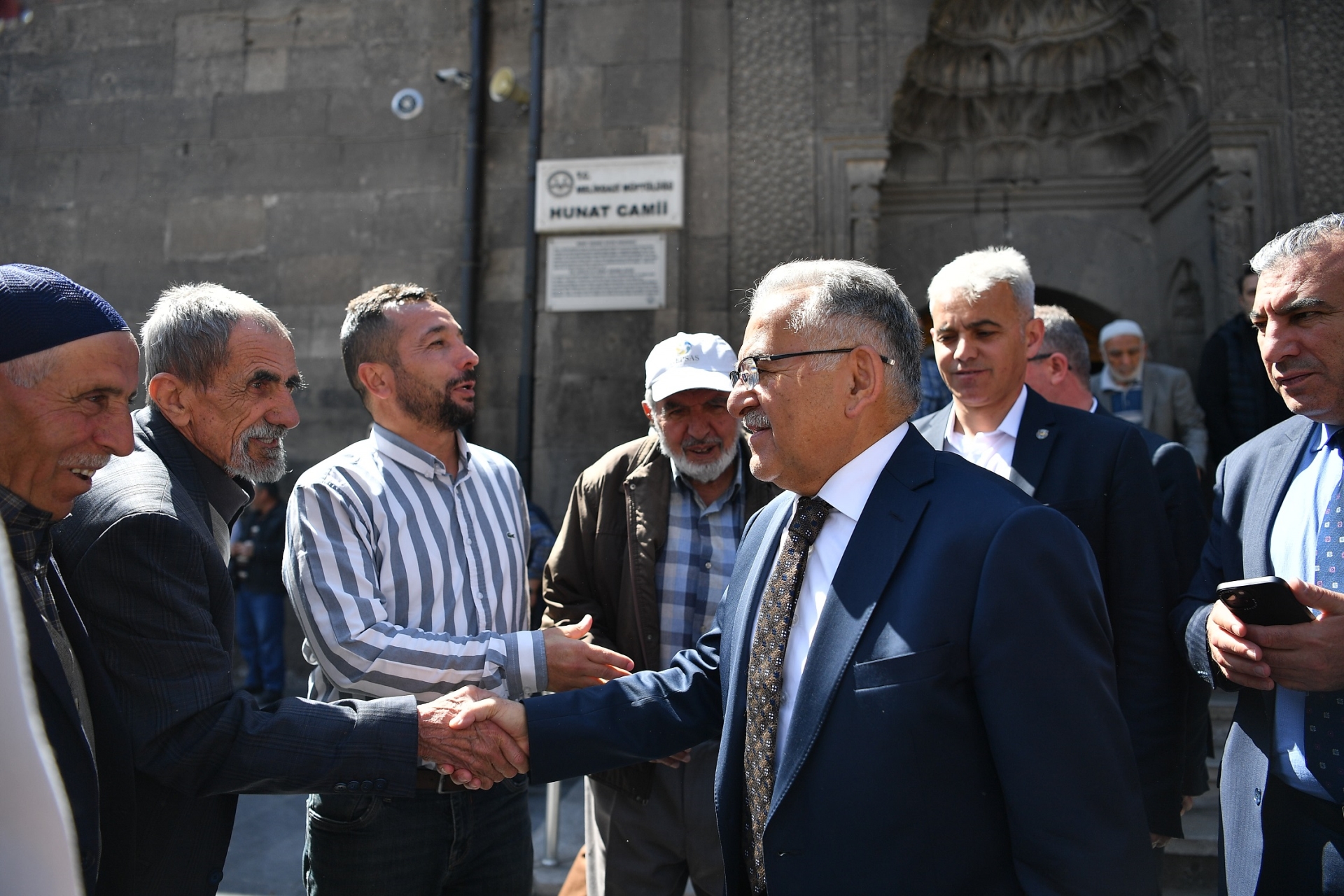 Esnaf ve Vatandaşlardan Başkan Büyükkılıç’a “Hayırlı Olsun” Tebrikleri