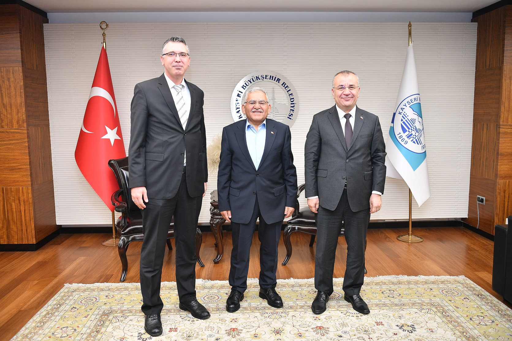 Güven Tazeleyen Başkan Büyükkılıç’a Ziyaretçi Akını