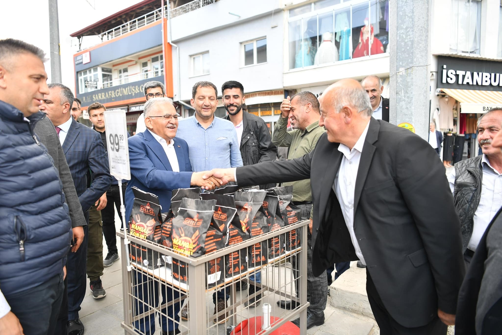 Akar ile Büyükkılıç, Pınarbaşı Esnafını Ziyaret Etti
