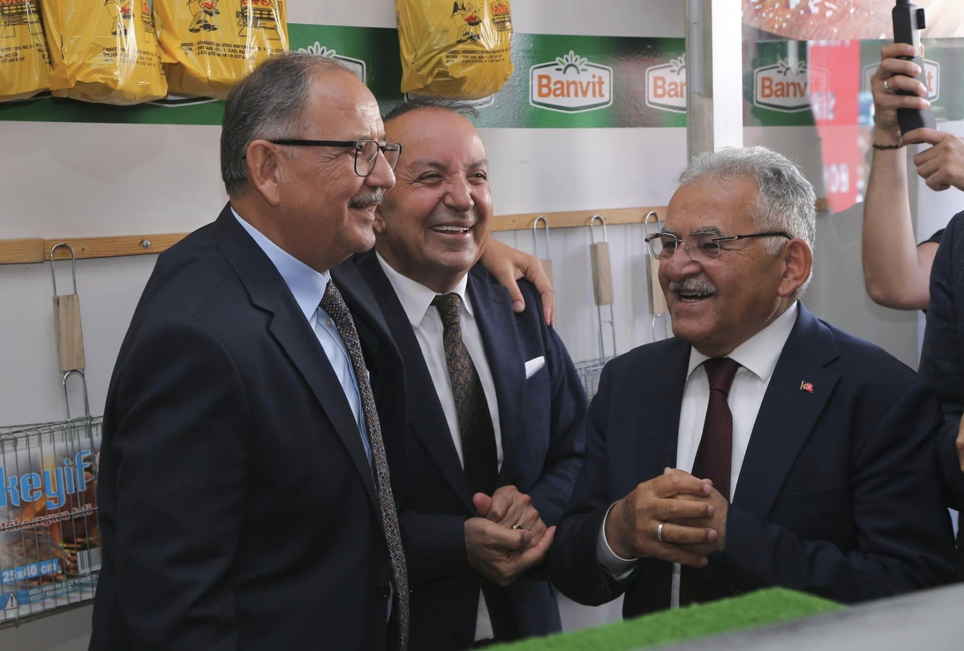 Bakan Özhaseki, Başkan Büyükkılıç ile Pınarbaşı’ya Çıkarma Yaptı