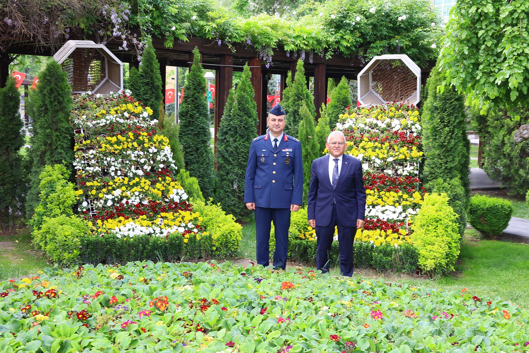 Başkan Büyükkılıç’a Garnizon Komutanı, STK Temsilcileri ve Müdürlerden Tebrik Ziyareti