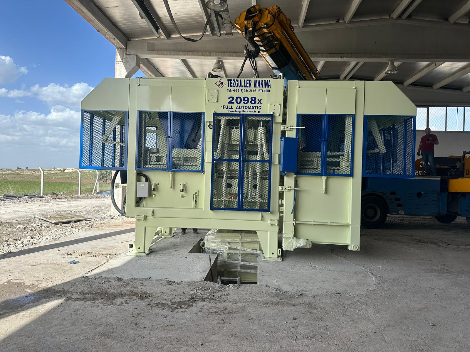 Büyükşehir’den 26 Milyon TL’lik Beton Parke Taşı Makinesi