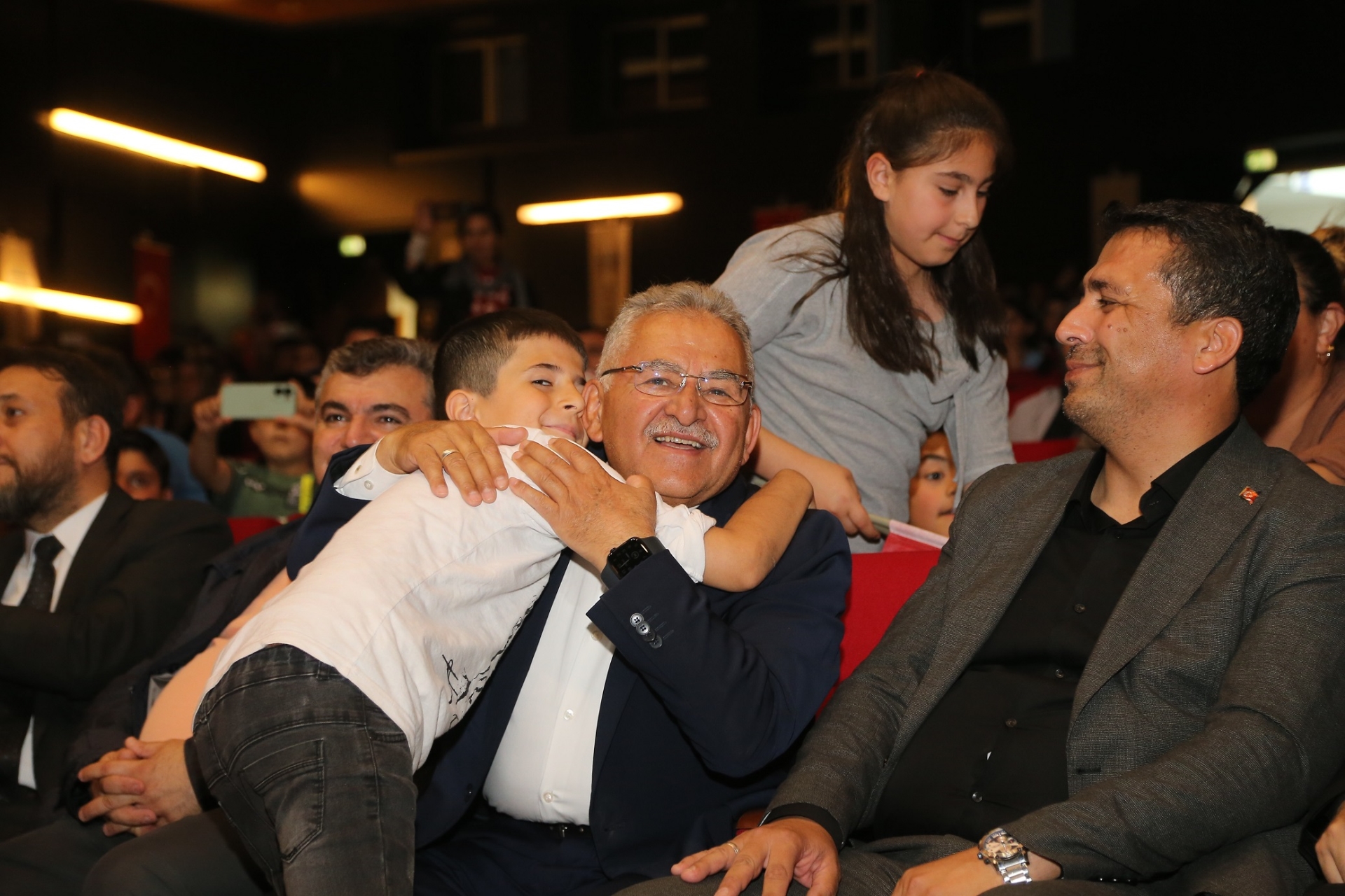 Kayseri’nin 6’ncı Üniversitesi KAYMEK’ten Coşkulu Yıl Sonu Programı