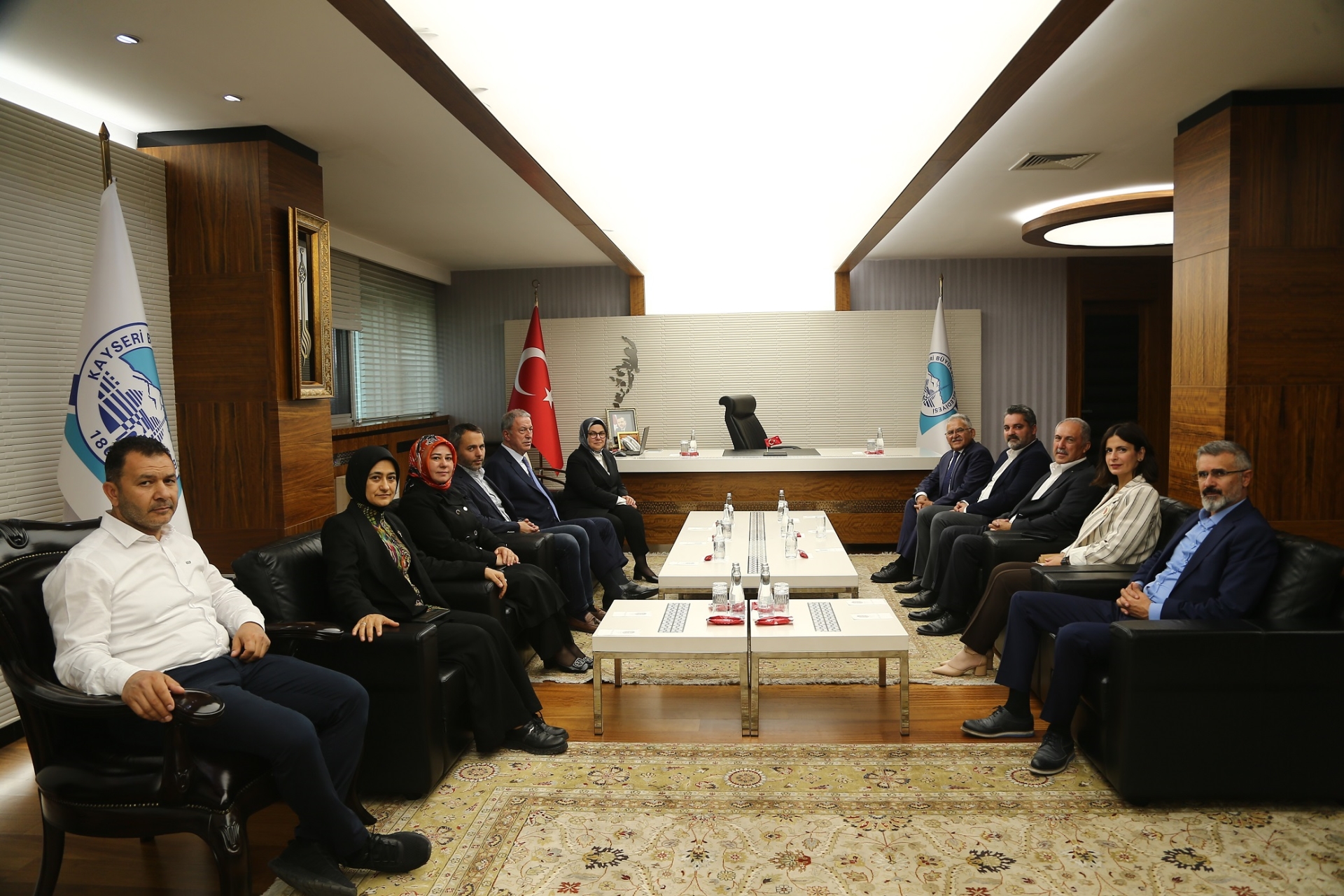 Milli Savunma Komisyonu Başkanı Akar ve Milletvekili Böhürler’den Büyükkılıç’a Tebrik Ziyareti