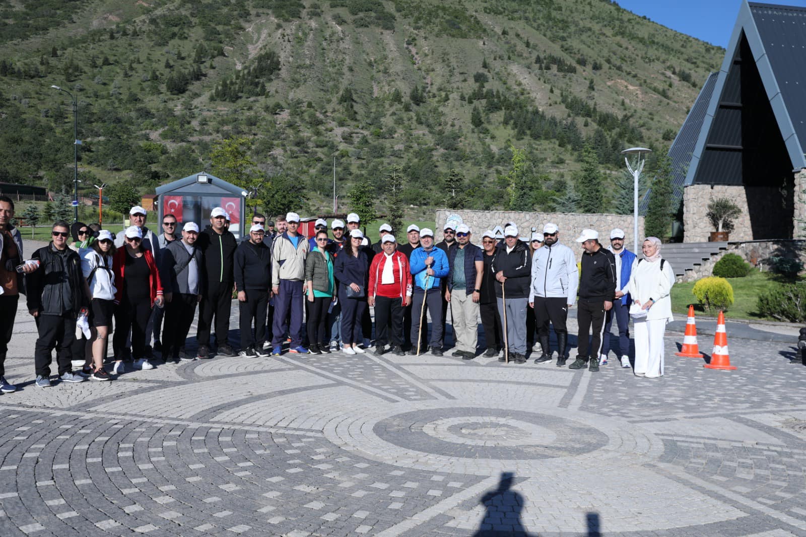 Başkan Büyükkılıç, Kayseri Kariyer Merkezi'nin Düzenlediği Doğa Yürüyüşü'ne Katıldı