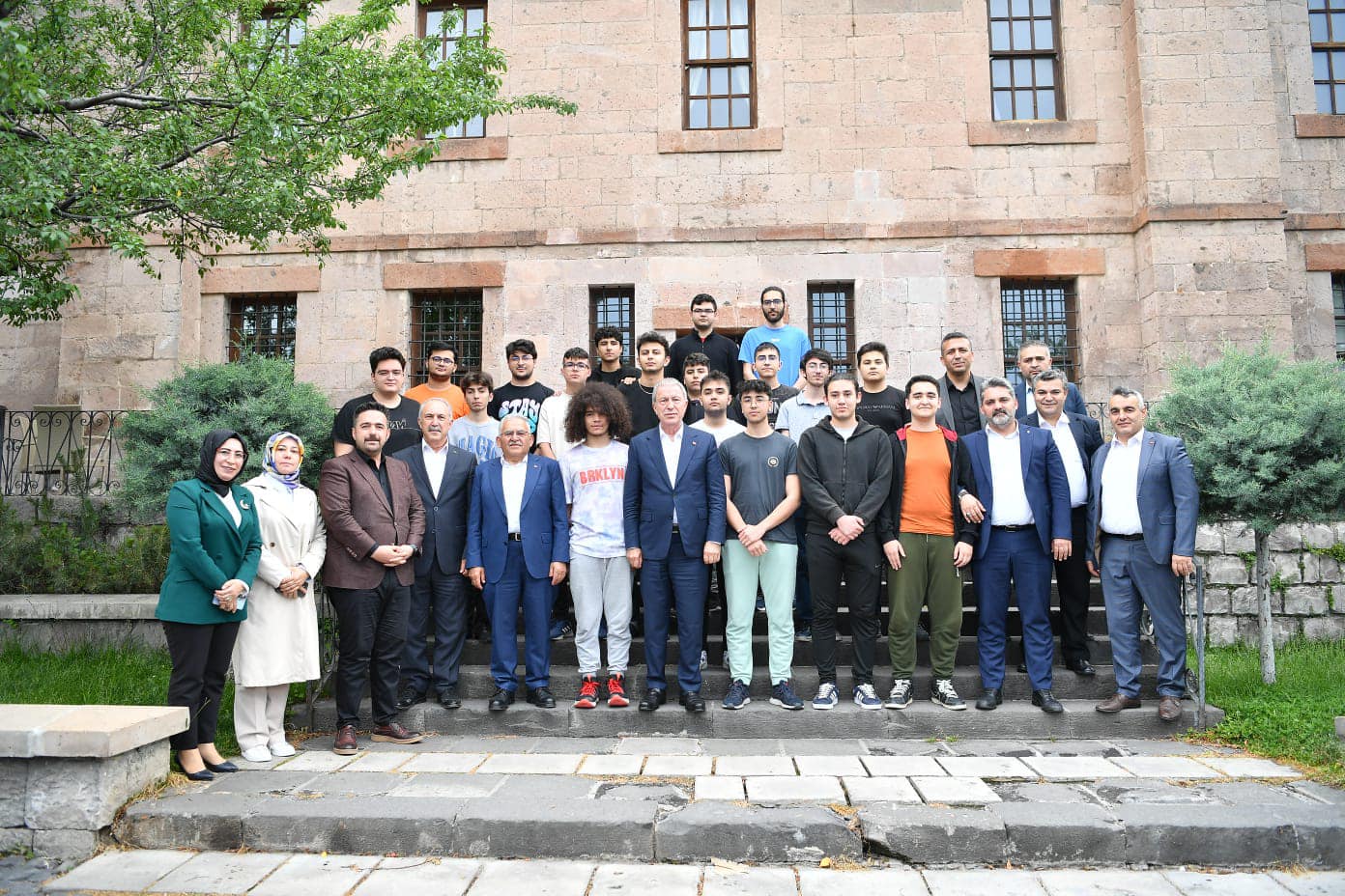 Başkan Büyükkılıç, Talas Gençlik Merkezi'nde Gençlerle Bir Araya Geldi