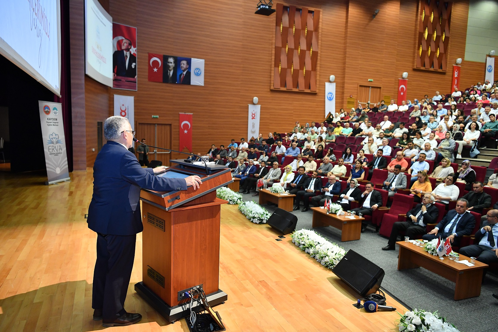 Başkan Büyükkılıç, Vali Çiçek ile Erva Yılsonu Programı’na Katıldı