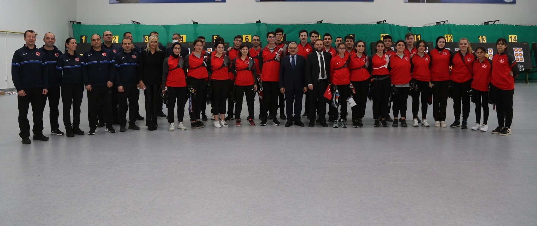 Büyükkılıç, Okçuluk Milli Takımı'na Seçilen Büyükşehir Belediyesi Spor Kulübü Sporcularını Tebrik Etti