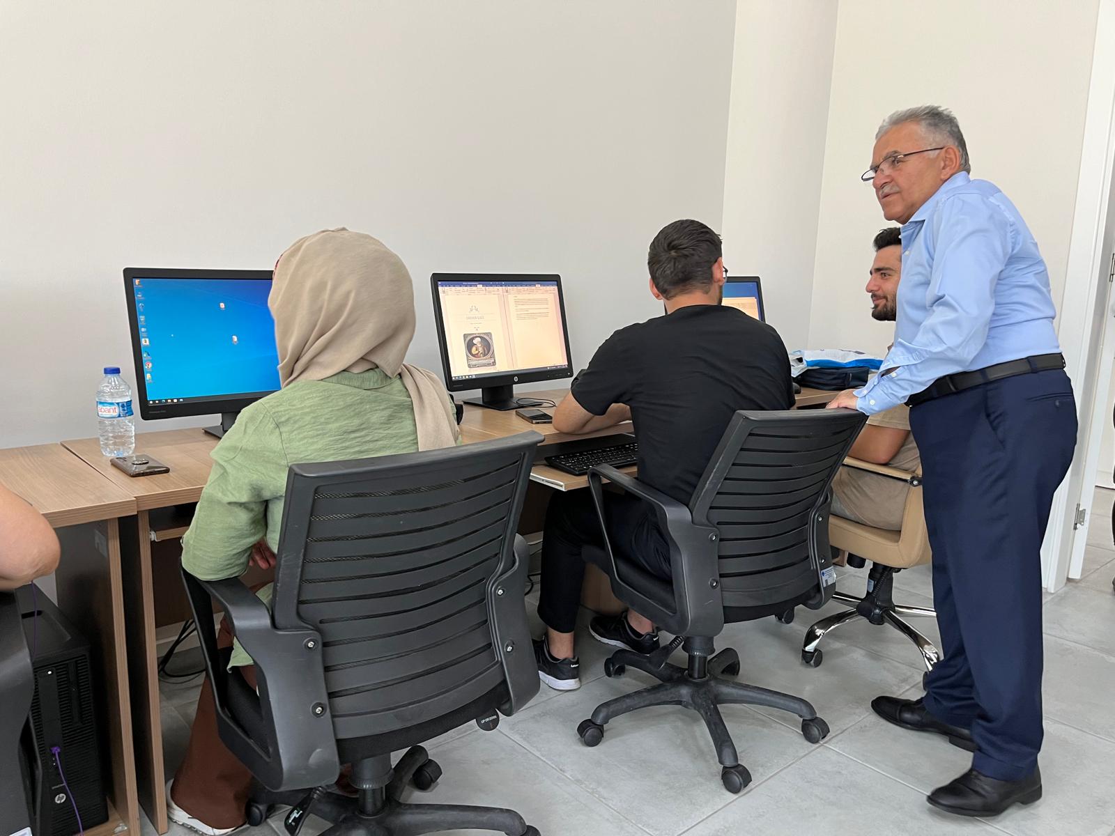 Başkan Büyükkılıç’tan Yaz Kurslarına Çat Kapı Ziyaret